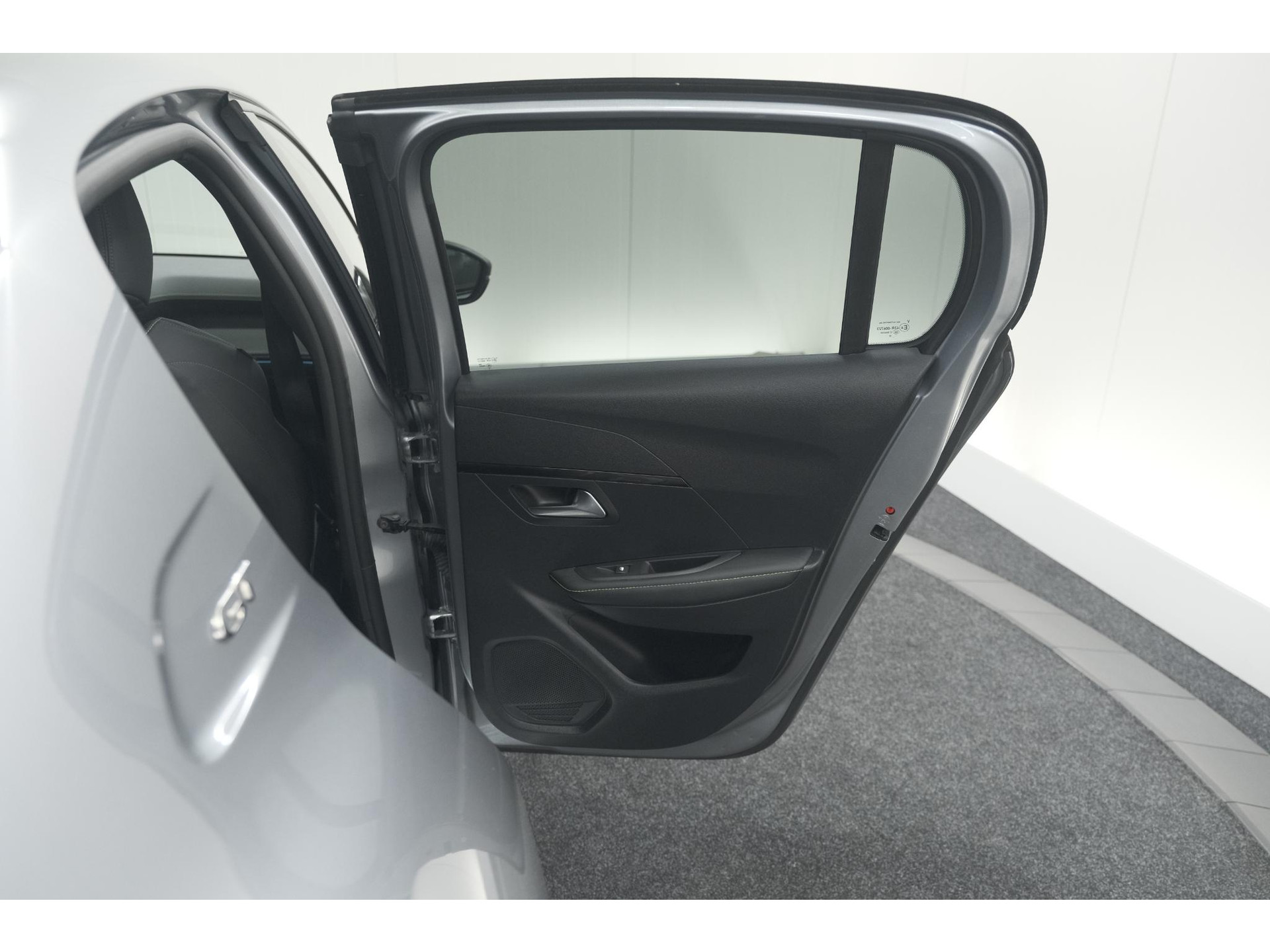 Peugeot 208 PureTech 131 EAT8 GT | Camera | Dodehoekdetectie | Navigatie | Carplay