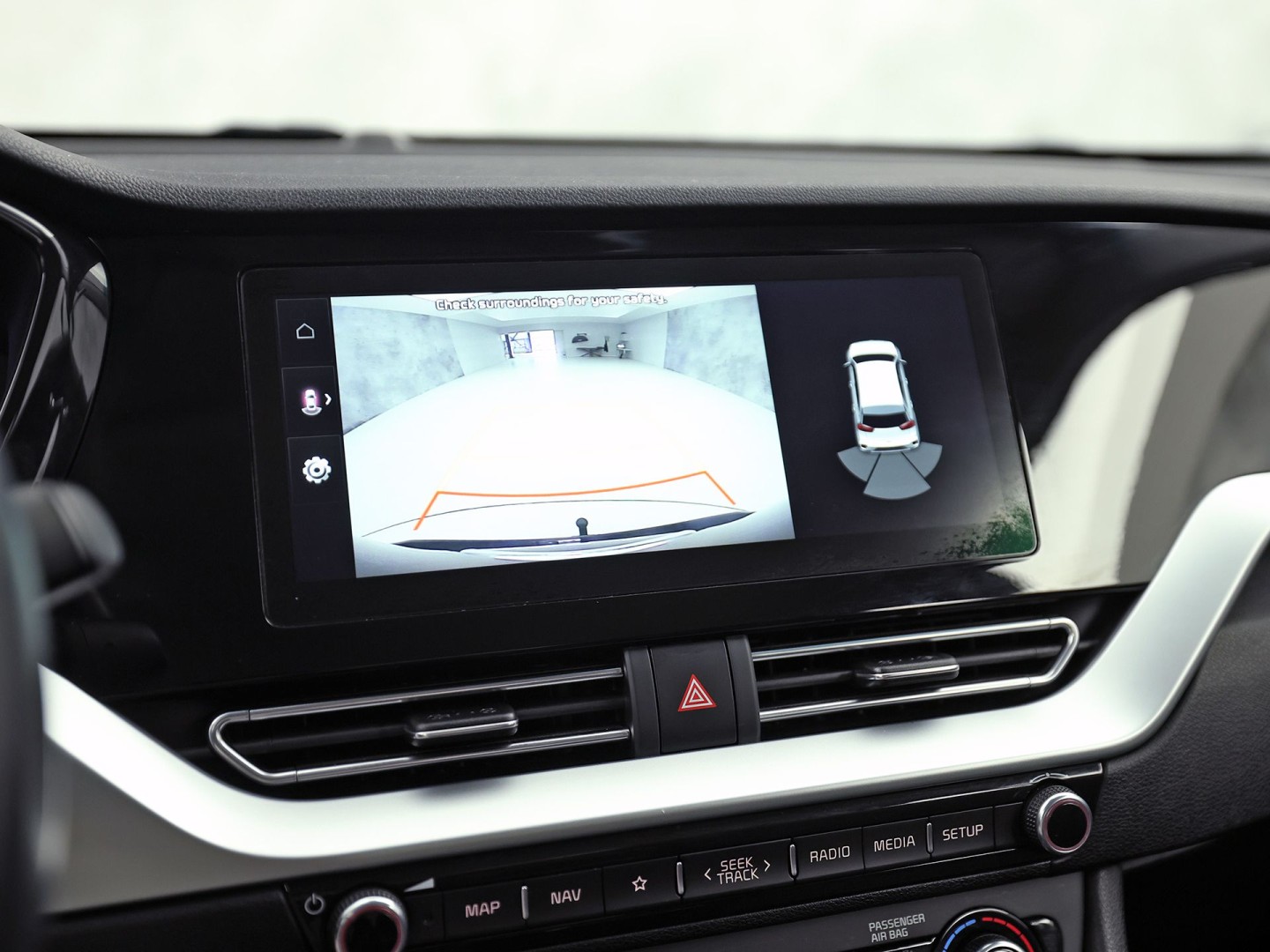 Kia Niro 1.6 GDi Hybrid DynamicLine 141Pk Automaat (APPLE CARPLAY, GROOT NAVI, CAMERA, TREKHAAK, SPORTSTOELEN, ADAPTIVE CRUISE, LANE ASSIST, NIEUWE APK, NIEUWSTAAT)