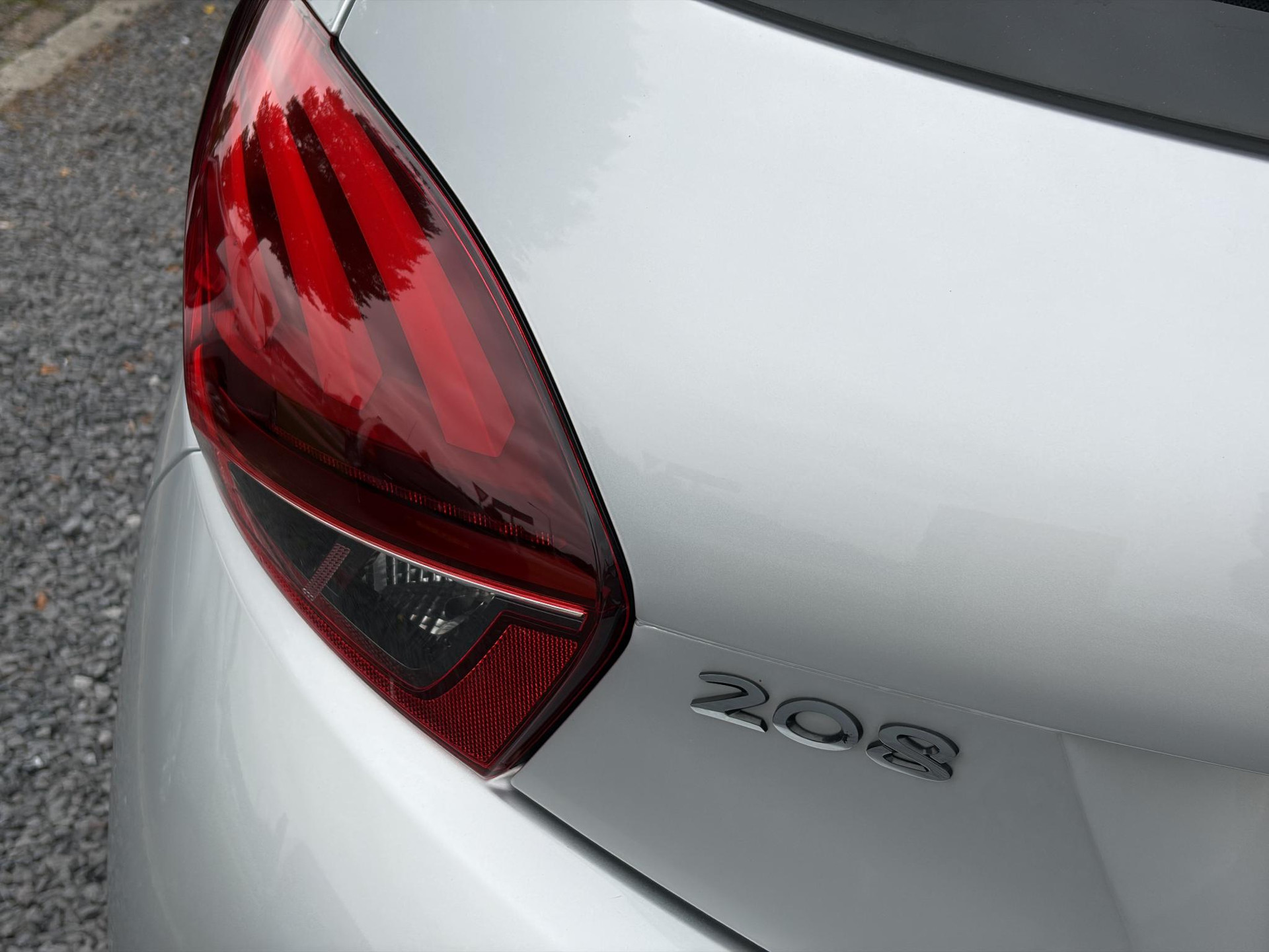 Peugeot 208 1.2 PureTech Blue Lease Executive ✓Dealer Onderhouden✓2e Eigenaar✓Navi✓Carplay✓Clima✓Cruise✓Pdc✓5 Deurs✓16'' Lm velgen✓N.A.P✓Apk tot 09-2027