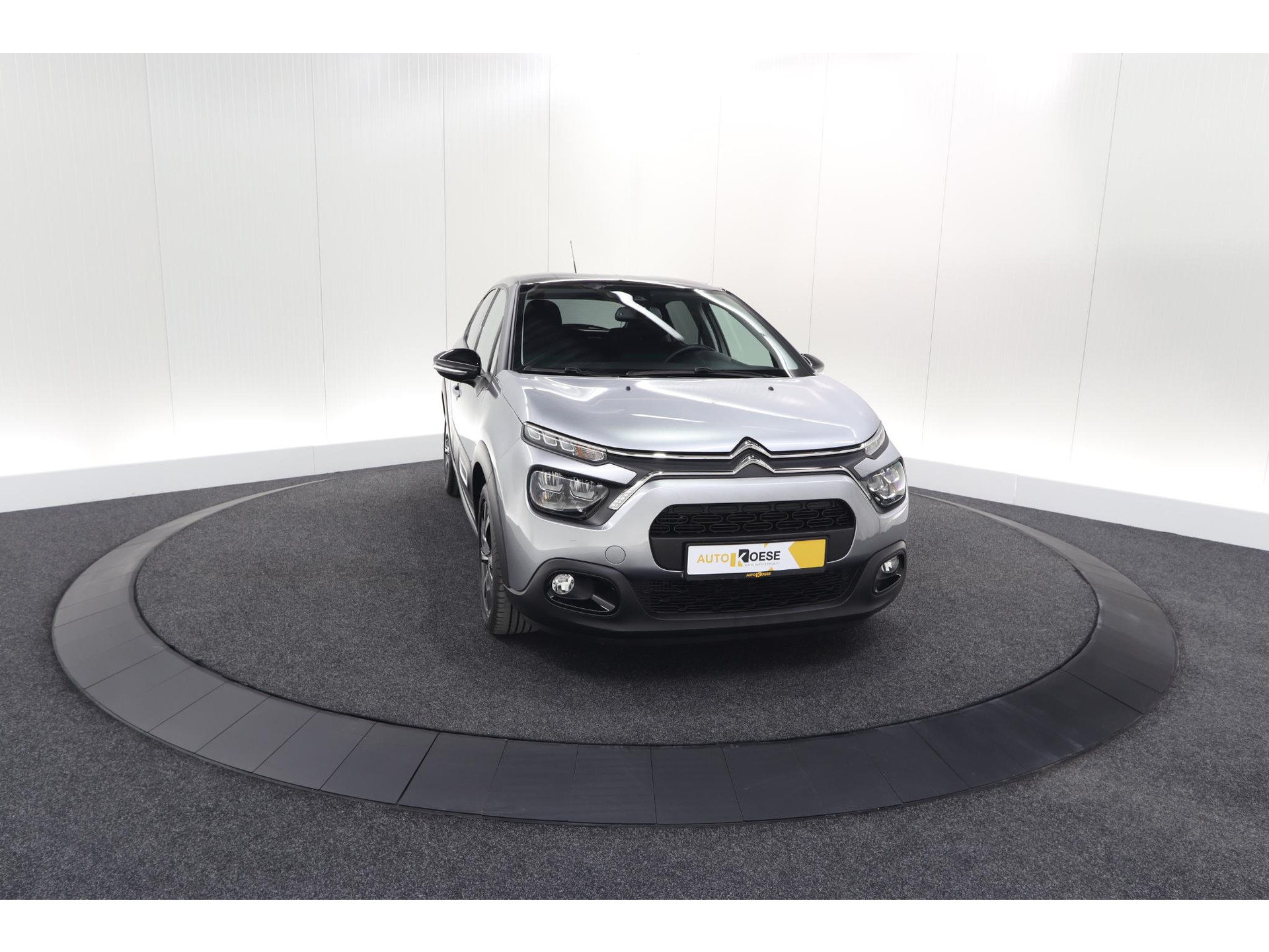 Citroen C3 PureTech 110 EAT6 Shine | Camera | Navigatie | Parkeersensoren | Apple Carplay | 17 Inch Lichtmetalen Velgen