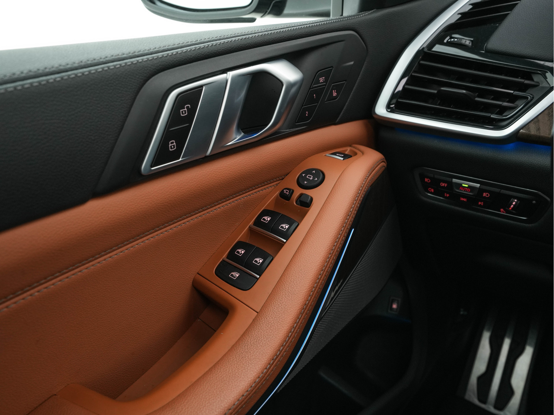 BMW X5 xDrive45e High Executive M-Sportpack (INCL-BTW) Aut. *PANO | LUXURY-LEATHER | FULL-LED | ADAPTIVE-CRUISE | HARMAN/KARDON-AUDIO | BLINDSPOT | MEMORY-PACK |  NAVI-FULLMAP | AMBIENT-LIGHT | HEATED-COMFORTSEATS | TOPVIEW | DAB | ...