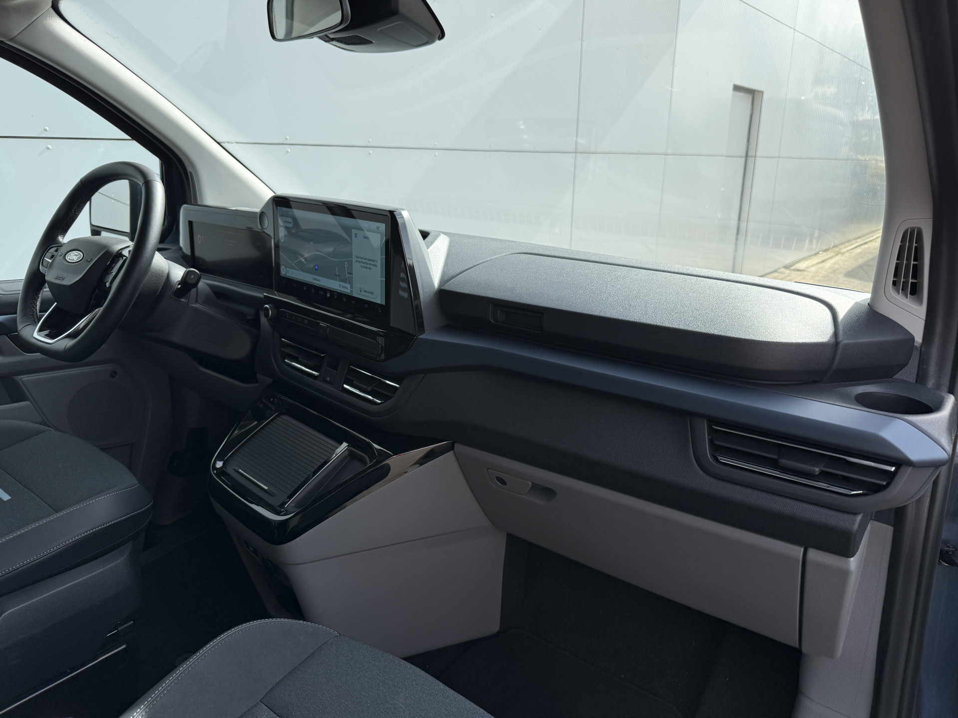 Ford Tourneo Custom 233PK PHEV Prijs Incl. BPM Excl. BTW Automaat 8-Personen Automaat LED B&O Audio Lichtmetalen Velgen PDC Carplay Camera Parkeersensoren Cruise Control