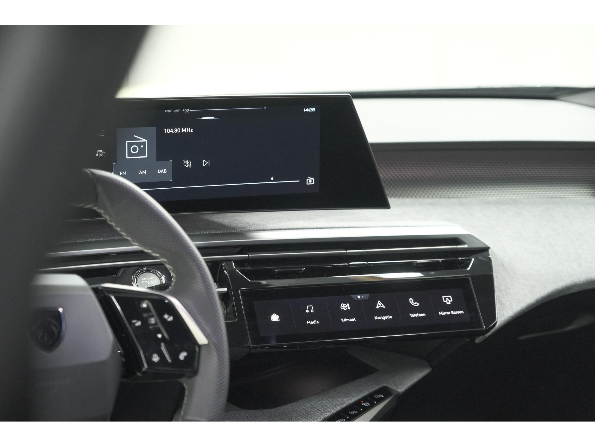 Peugeot 3008 1.2 Hybrid 136 GT | Panoramdak | 360 Camera | Stoelverwarming | Elektrische Kofferklep | Allseason Banden