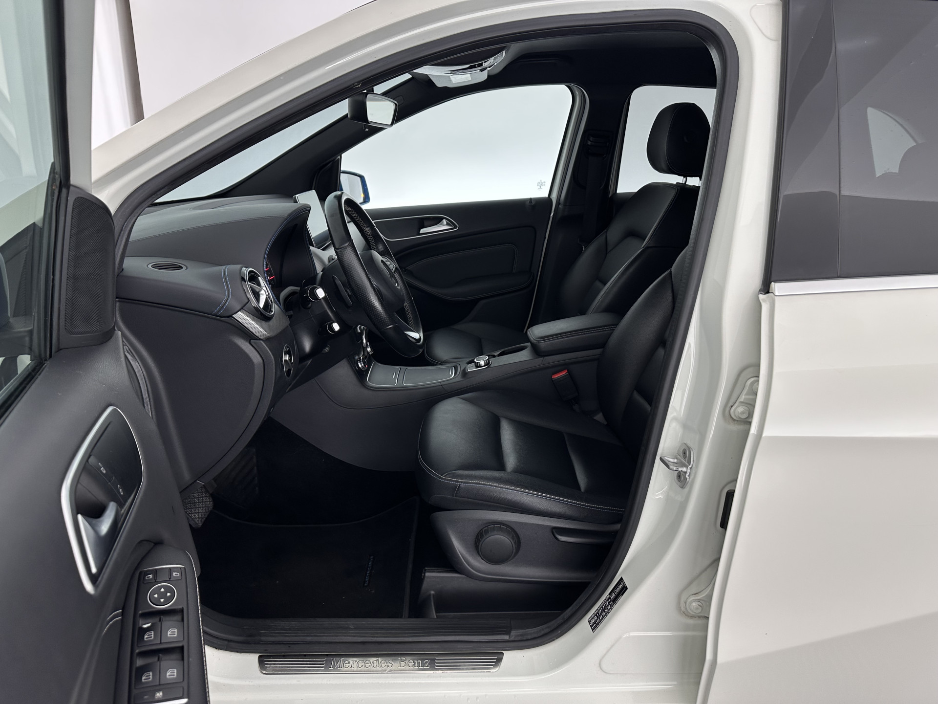 Mercedes-Benz B-klasse Electric Drive 28 kWh [ 3-Fase ] Aut.*LEATHER | XENON | NAVI-FULLMAP | HEATED-COMFORTSEATS | ECC | PDC | CRUISE | PRIVACY-GLASS | CARBON-INLAY | 18''ALU*