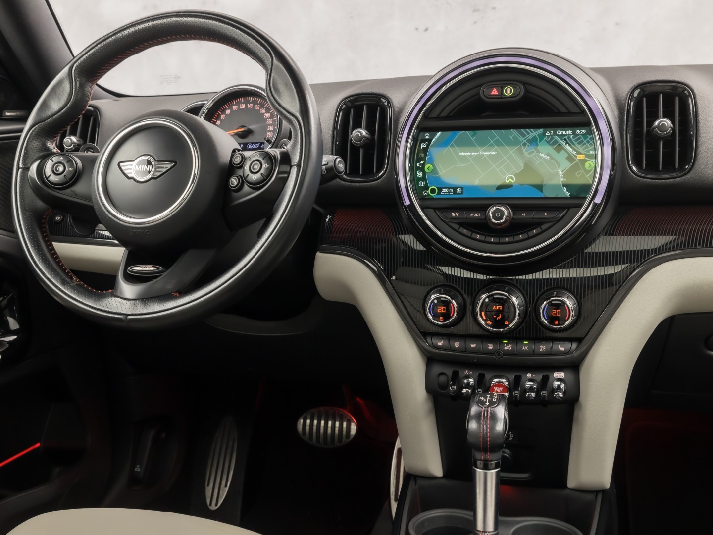 MINI Countryman 2.0 Cooper S John Cooper Works Chili 192Pk Automaat (PANORAMADAK, GROOT NAVI, LEDER, HARMAN/KARDON, CAMERA, STOELVERWARMING, SPORTSTOELEN, GETINT GLAS, NIEUWSTAAT)