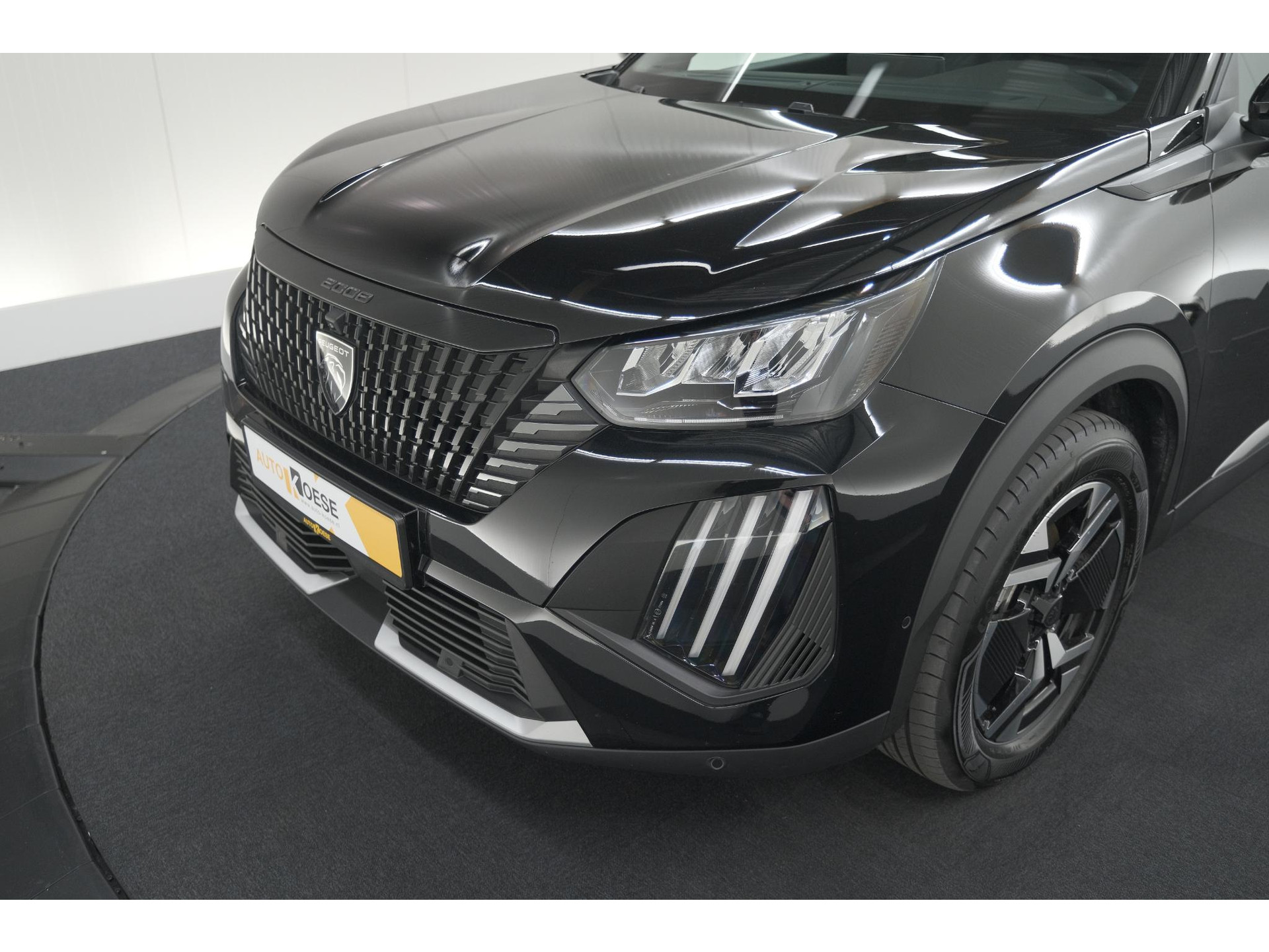 Peugeot 2008 1.2 Hybrid 145 Allure | 360 Camera | Adaptieve Cruise Control | Navigatie | Dodehoekdetectie