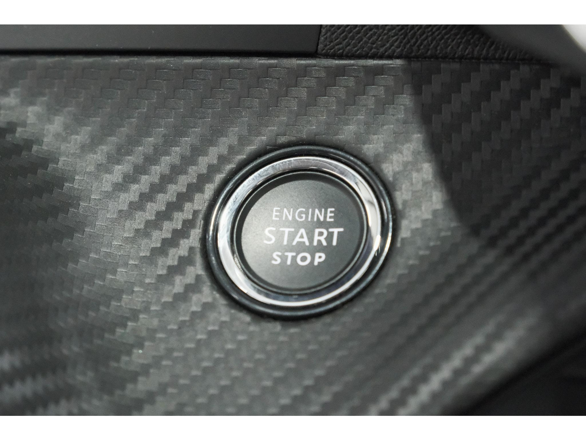 Peugeot e-208 EV Active Pack 50 kWh | 96,8% SOH | Navigatie | Parkeersensoren | Stoelverwarming