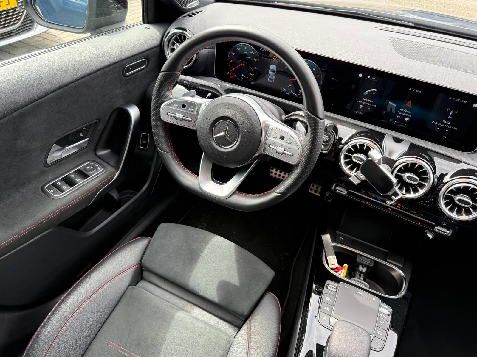 Mercedes-Benz A-klasse 250 Premium Plus | 1E EIGENAAR | 3/6/12 MND GARANTIE | PANO | LED | SFEER | BURMESTER | CARPLAY | CAMERA | NAVI | CRUISE |