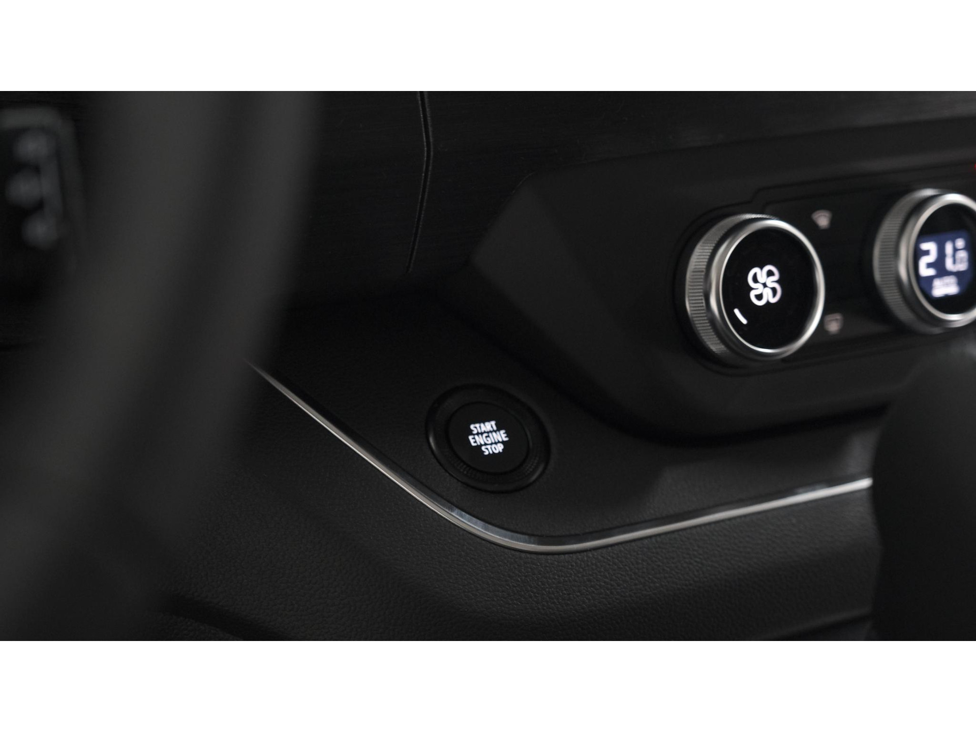 Renault Trafic 2.0 Blue dCi EDC 170 T29 L2H1 Extra DC | 6 Zitlplaatsen | Camera | Navigatie | Climate Control | Dubbele Cabine