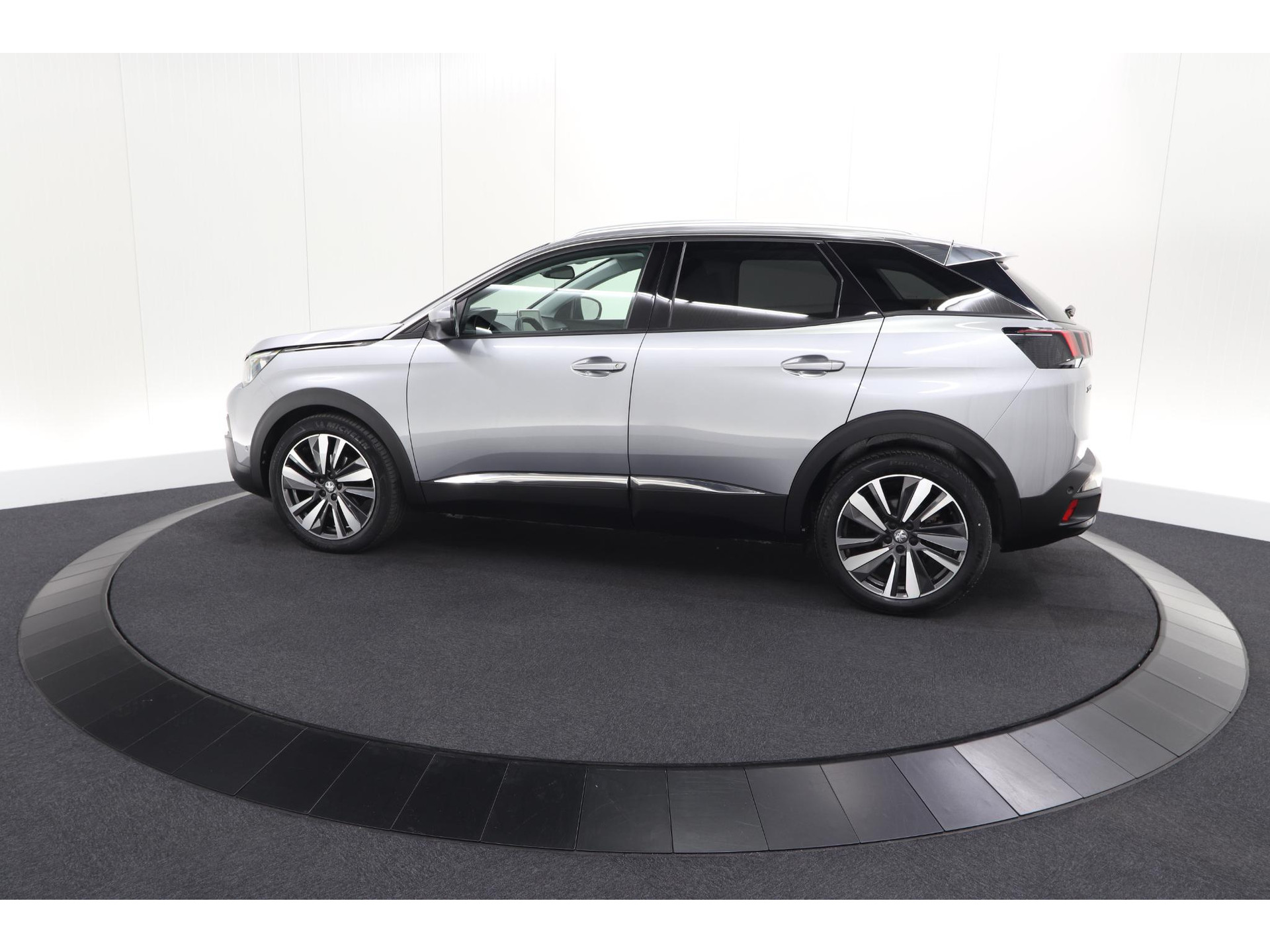 Peugeot 3008 PureTech 130 EAT8 Blue Lease Premium | Elektrische Kofferklep | Dodehoekdetectie | Stoelen-Pakket
