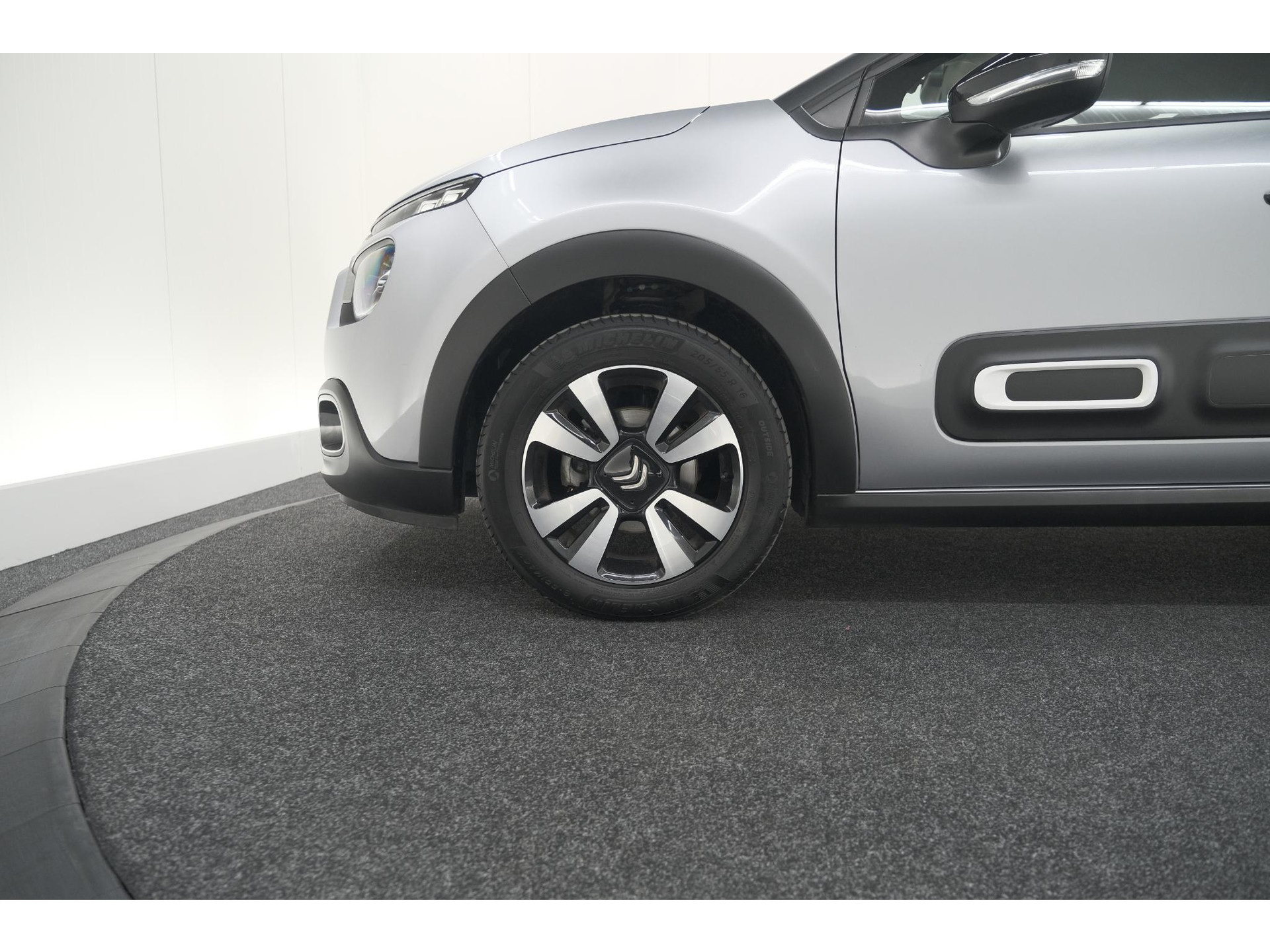 Citroen C3 PureTech 83 Max | Camera | Stoelverwarming | Navigatie | Parkeersensoren