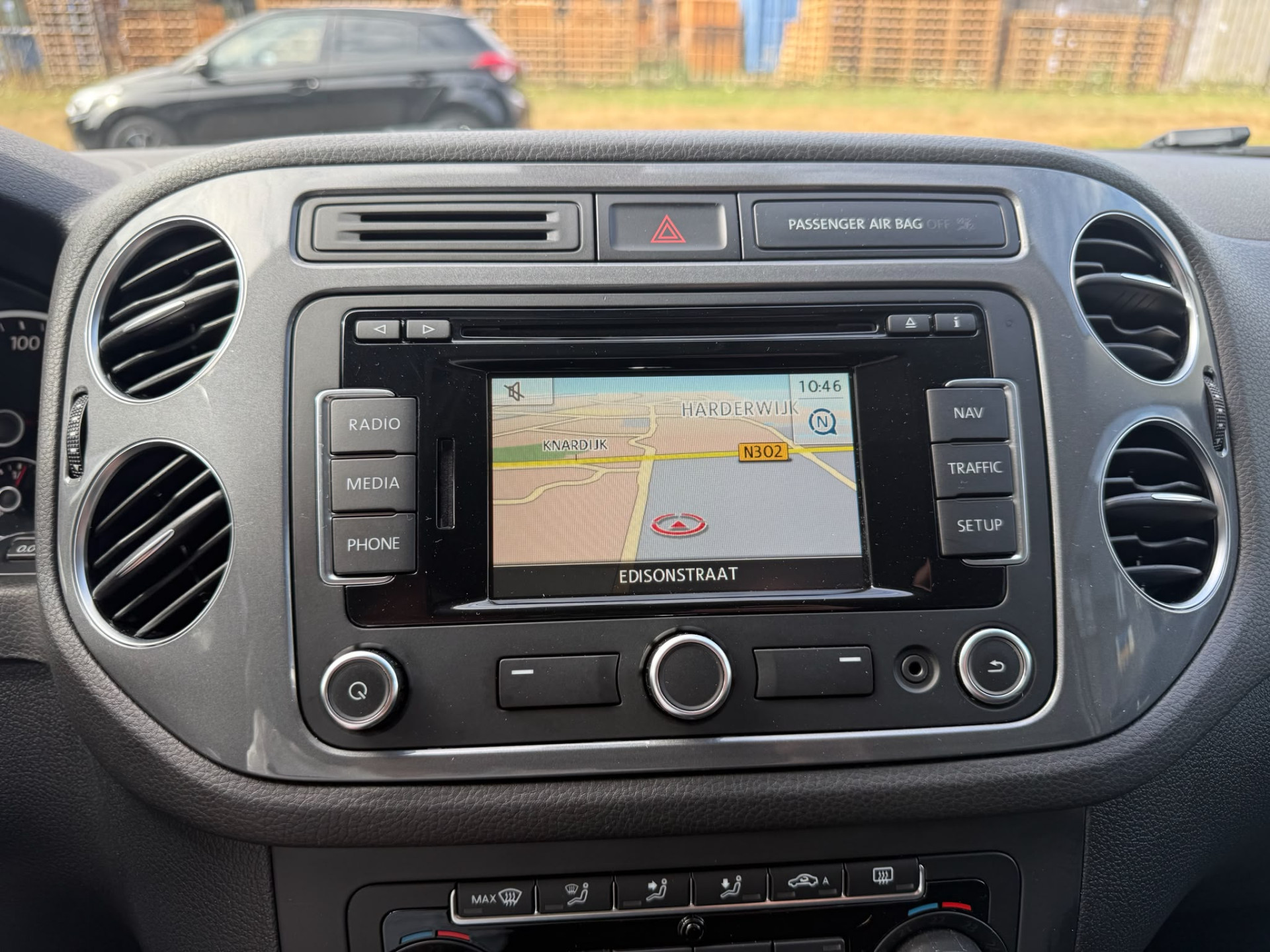 Volkswagen Tiguan 1.4 TSI Sport&Style | 1E EIGENAAR | 3/6/12MND GARANTIE | NAVI | PDC | 160 PK | LAGE KM |
