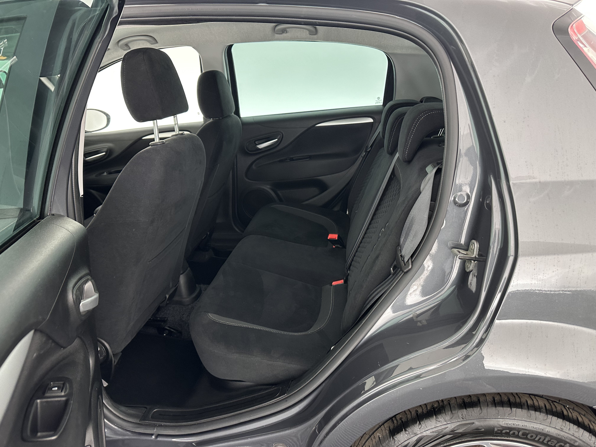 Fiat Punto Evo 1.3 M-Jet Lounge *ECC | SPORT-SEATS | MICROFIBRE | PDC | CRUISE | RADIO-CD/MP3 | 16''ALU*