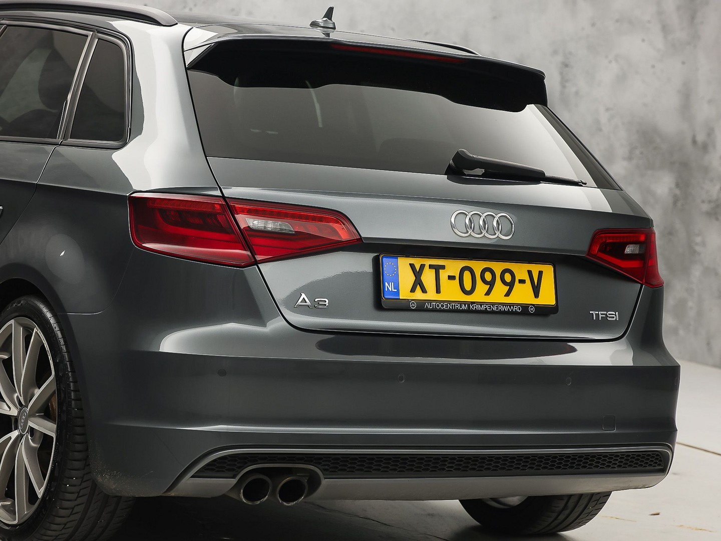 Audi A3 Sportback 1.4 TFSI S-Line Sport Automaat (NAVIGATIE, CLIMATE, LEDER/ALCANTARA, KEYLESS, SPORTSTOELEN, STOELVERWARMING, GETINT GLAS, CRUISE, NIEUWSTAAT)