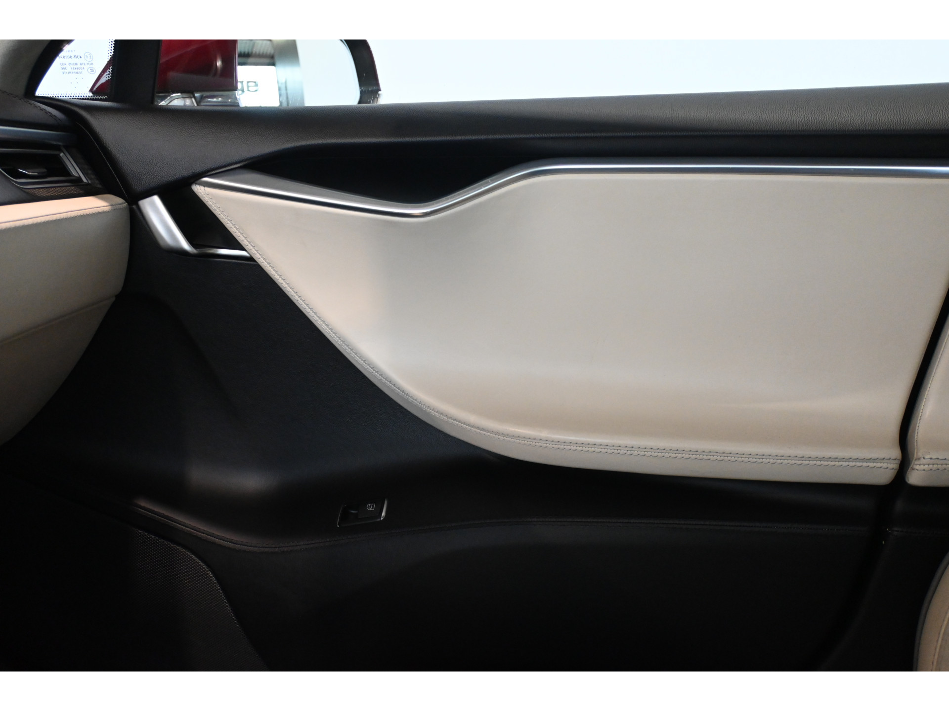 Tesla Model S 85 Performance Tech Pack ECC Navigatie Licht metaal MARGE 339KM Actieradius! Inruil mogelijk