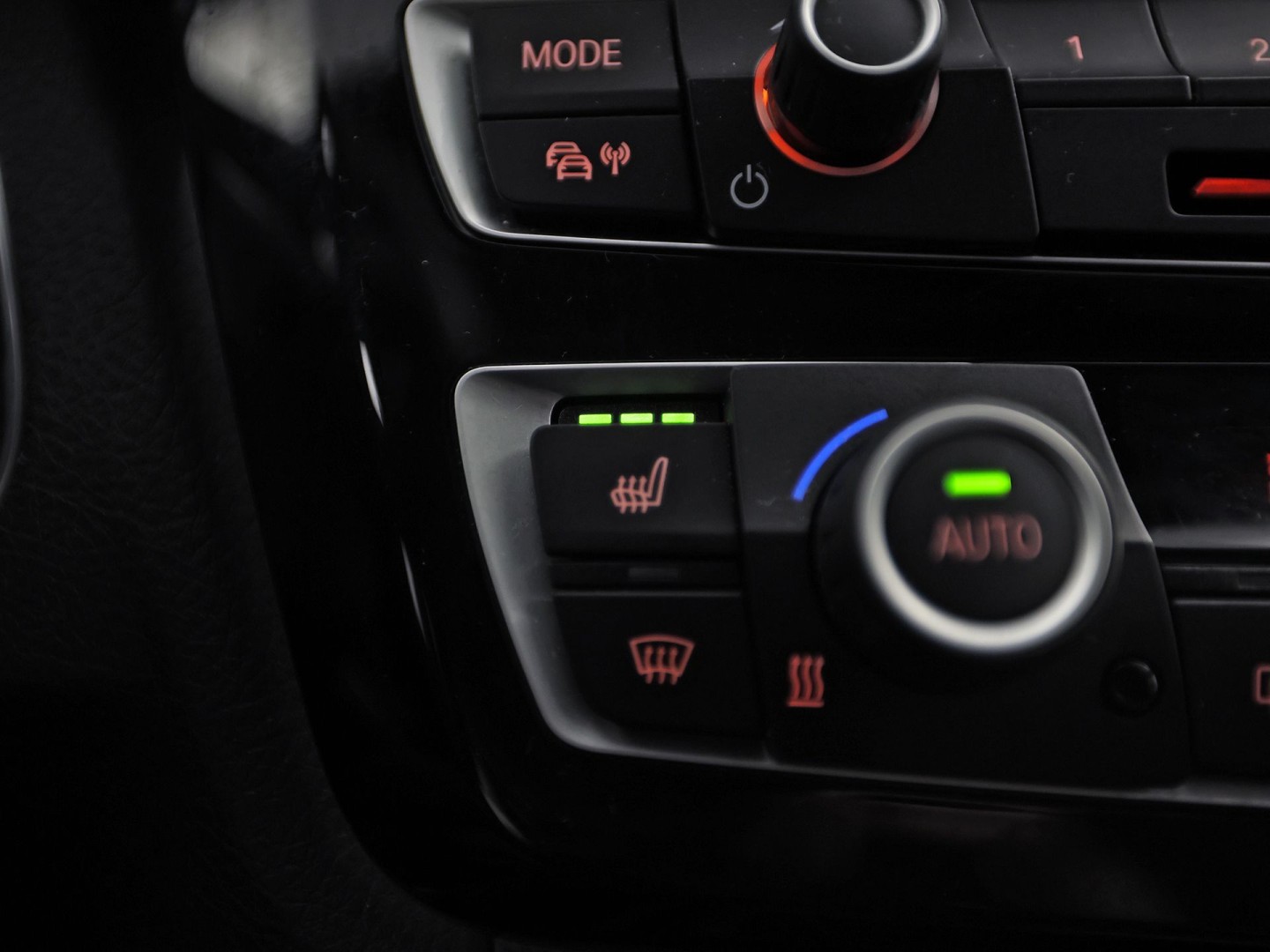 BMW 3 Serie 318i M Sport High Executive Automaat (VIRTUAL COCKPIT, M PAKKET, GROOT NAVI, STOELVERWARMING, SPORT AUTOMAAT, SPORTSTOELEN, TREKHAAK, GETINT GLAS, PARKEERSENSOREN, NIEUWSTAAT)