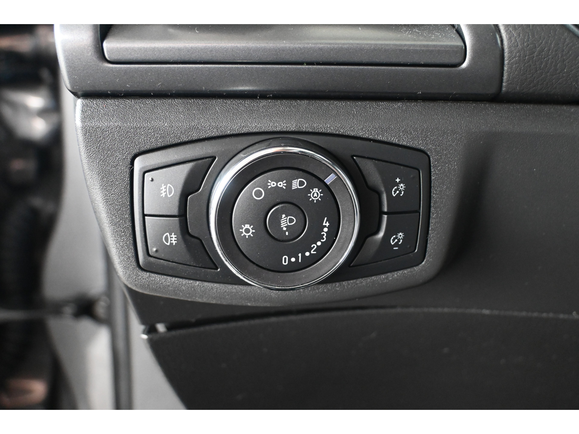 Ford Mondeo 1.5 Titanium Automaat Clima Navigatie Cruise Control Trekhaak Rijklaarprijs! Inruil Mogelijk!