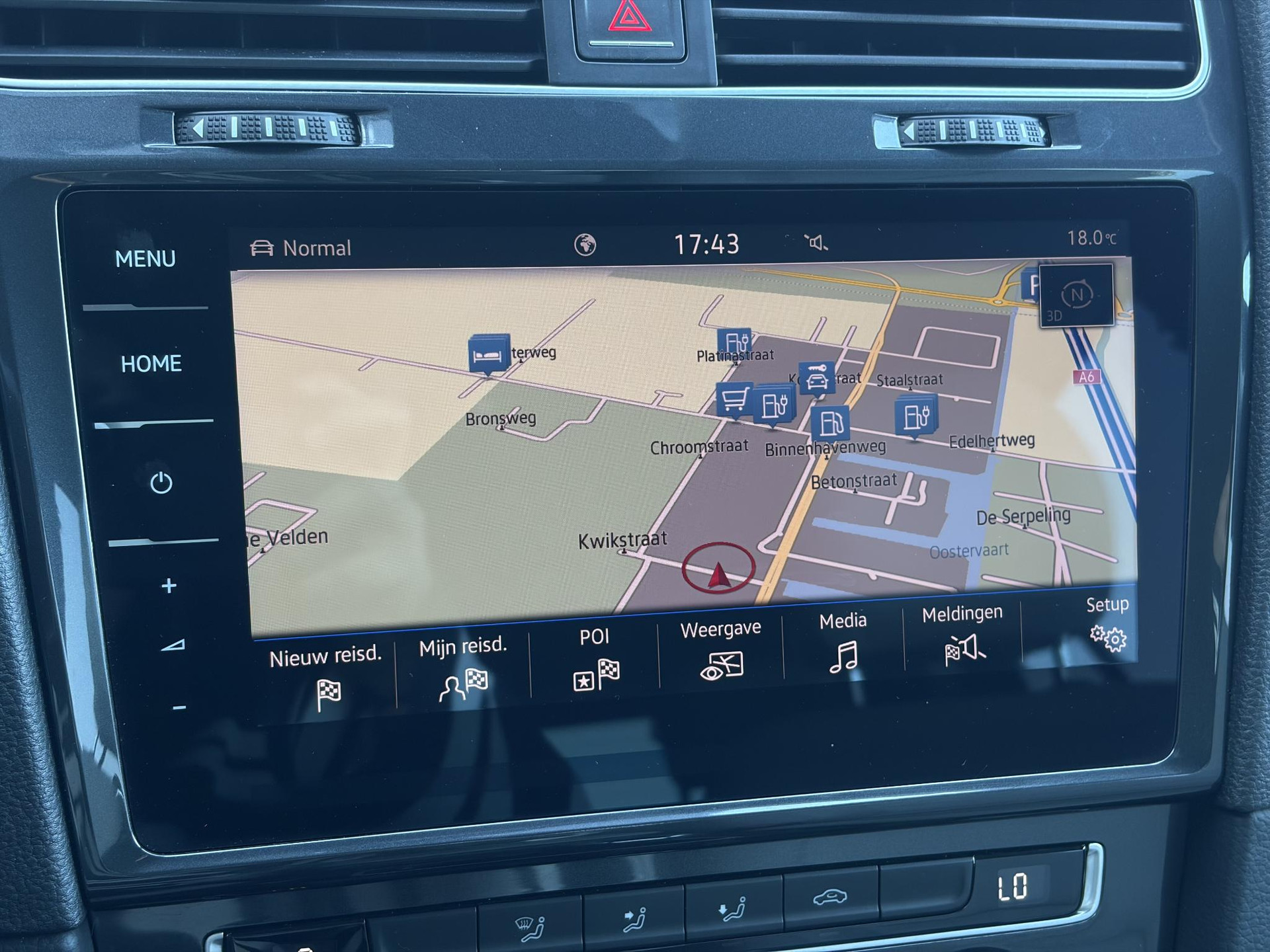 Volkswagen e-Golf e-Golf ✓SOH 88.57%✓Carplay✓Navi✓Leder✓Clima✓Cruise✓Pdc V+A✓LED✓16'' Lm velgen✓N.A.P✓Apk tot 02-2027