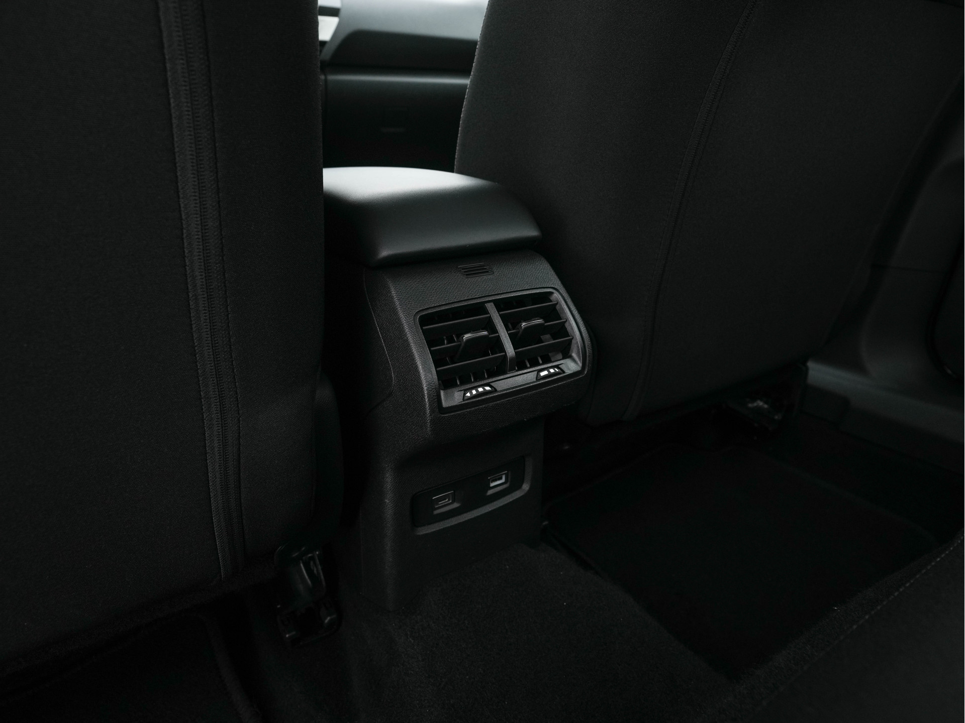 Citroën Ë-C4 X Feel 50 kWh (SOH-100%) AUT.* HEAT-PUMP | CARPLAY | DIGI-COCKPIT | CRUISE | COMFORT-SEATS | 18'' ALU*