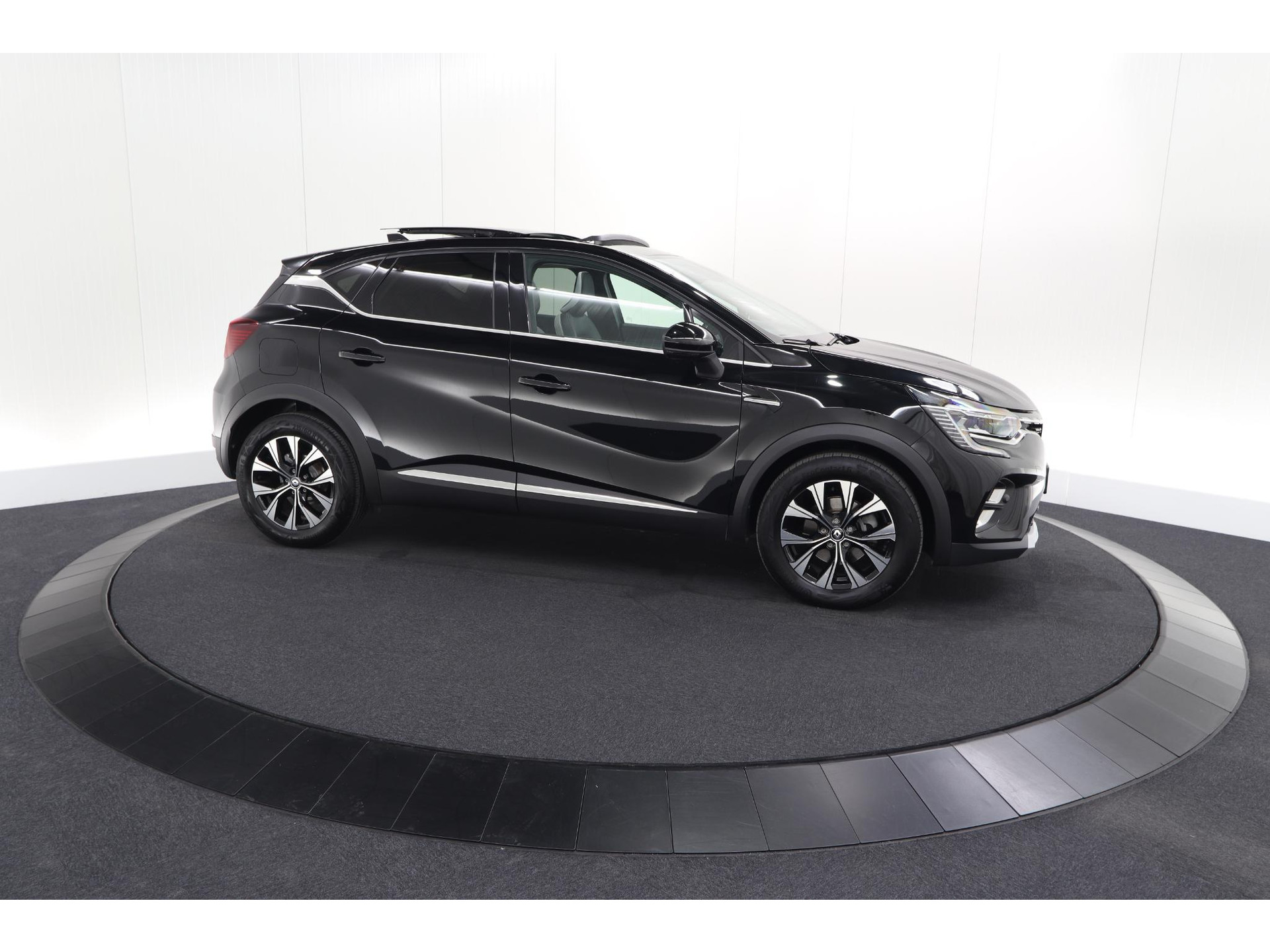 Renault Captur 1.6 E-Tech full hybrid 145 techno | Panoramadak | Camera | Adaptieve Cruise Control | 9.3 Inch Groot Scherm