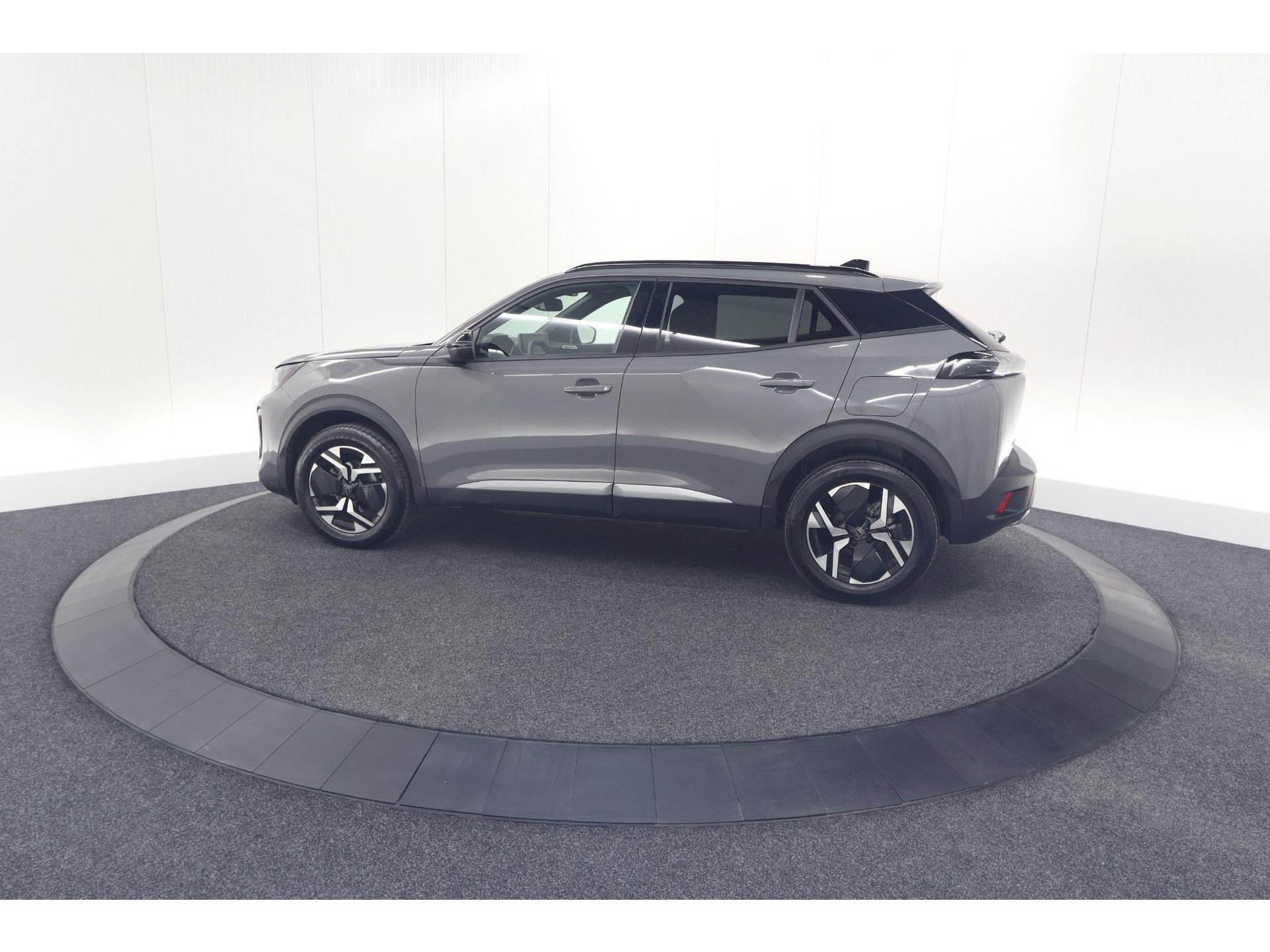 Peugeot 2008 PureTech 130 EAT8 Allure | 100% Benzine | Parkeersensoren Voor + Achter | Apple CarPlay | Climate Control