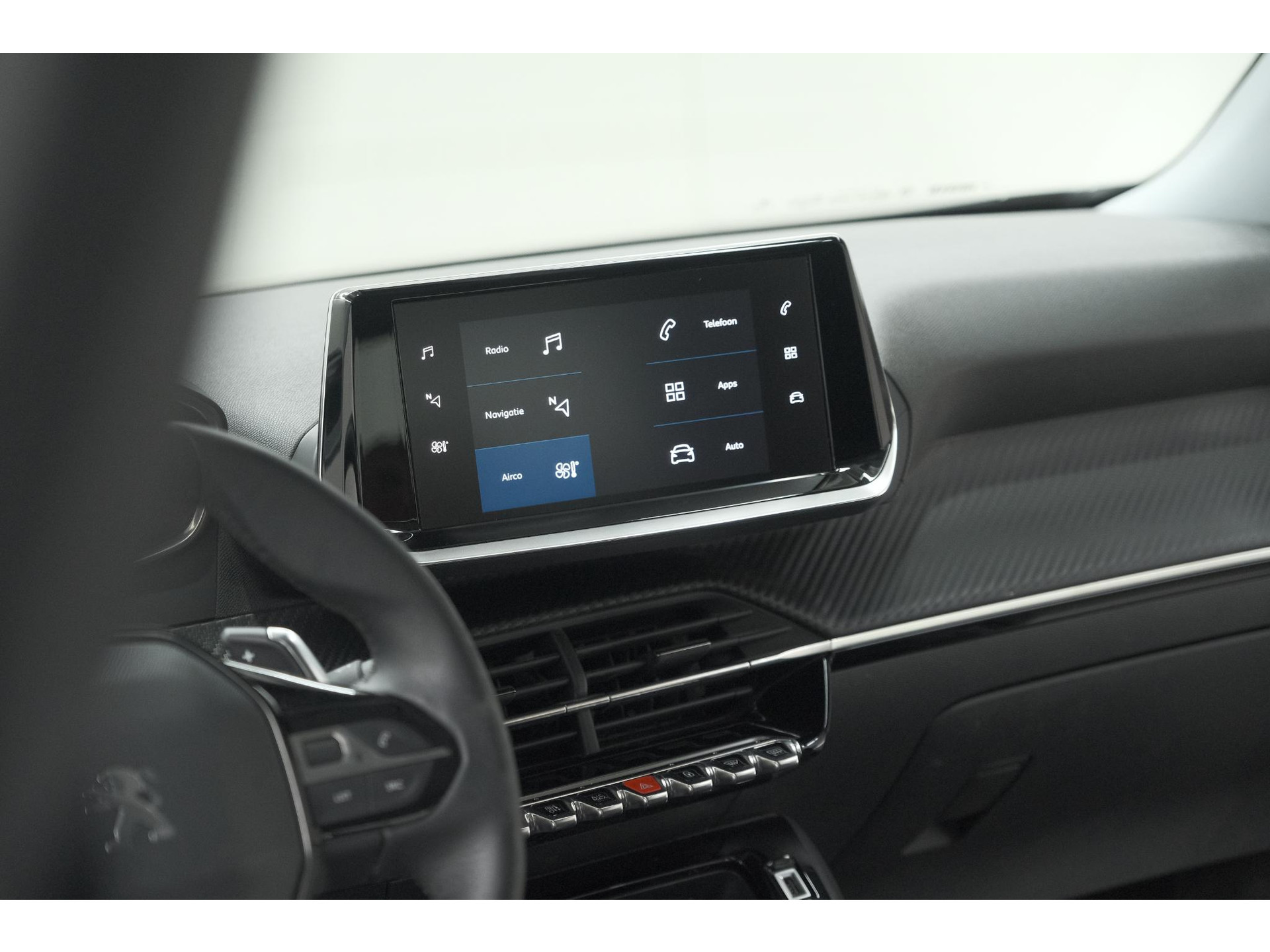 Peugeot 2008 PureTech 130 EAT8 Active | Parkeersensoren | Navigatie | Apple Carplay