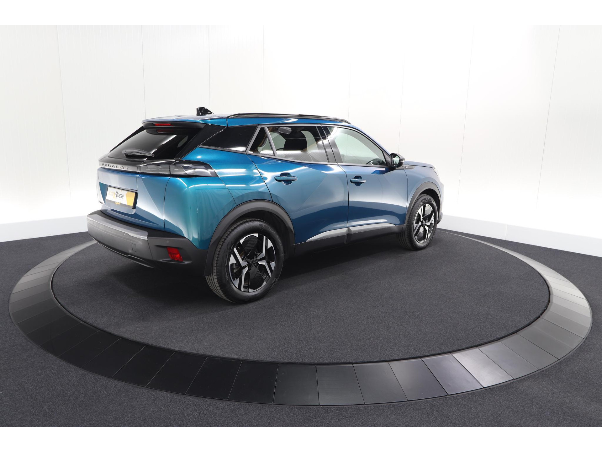 Peugeot e-2008 EV Allure Avantage 54 kWh | 11 KW Laadfunctie | Parkeersensoren | Apple Carplay