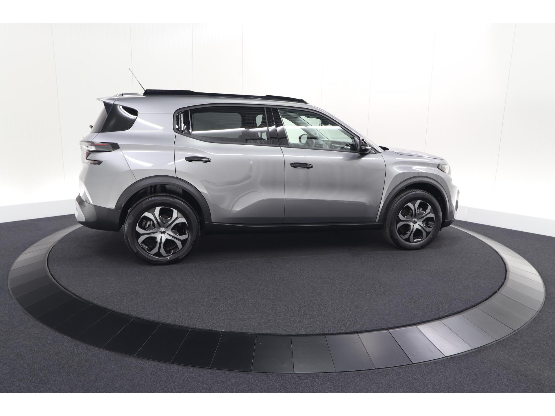 Citroen Ë-C3 Aircross Plus 113pk Extended Range 54 kWh | 11 KW Lader | Camera | Apple CarPlay | Parkeersensoren