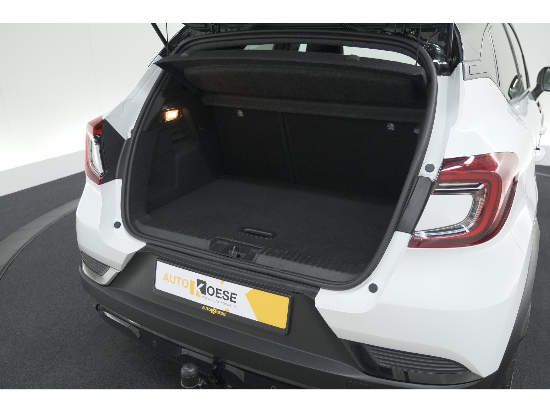 Renault Captur 1.6 E-Tech hybrid 145 SL Rive Gauche | Trekhaak | Camera | Apple Carplay | 9.3 Inch Grootscherm