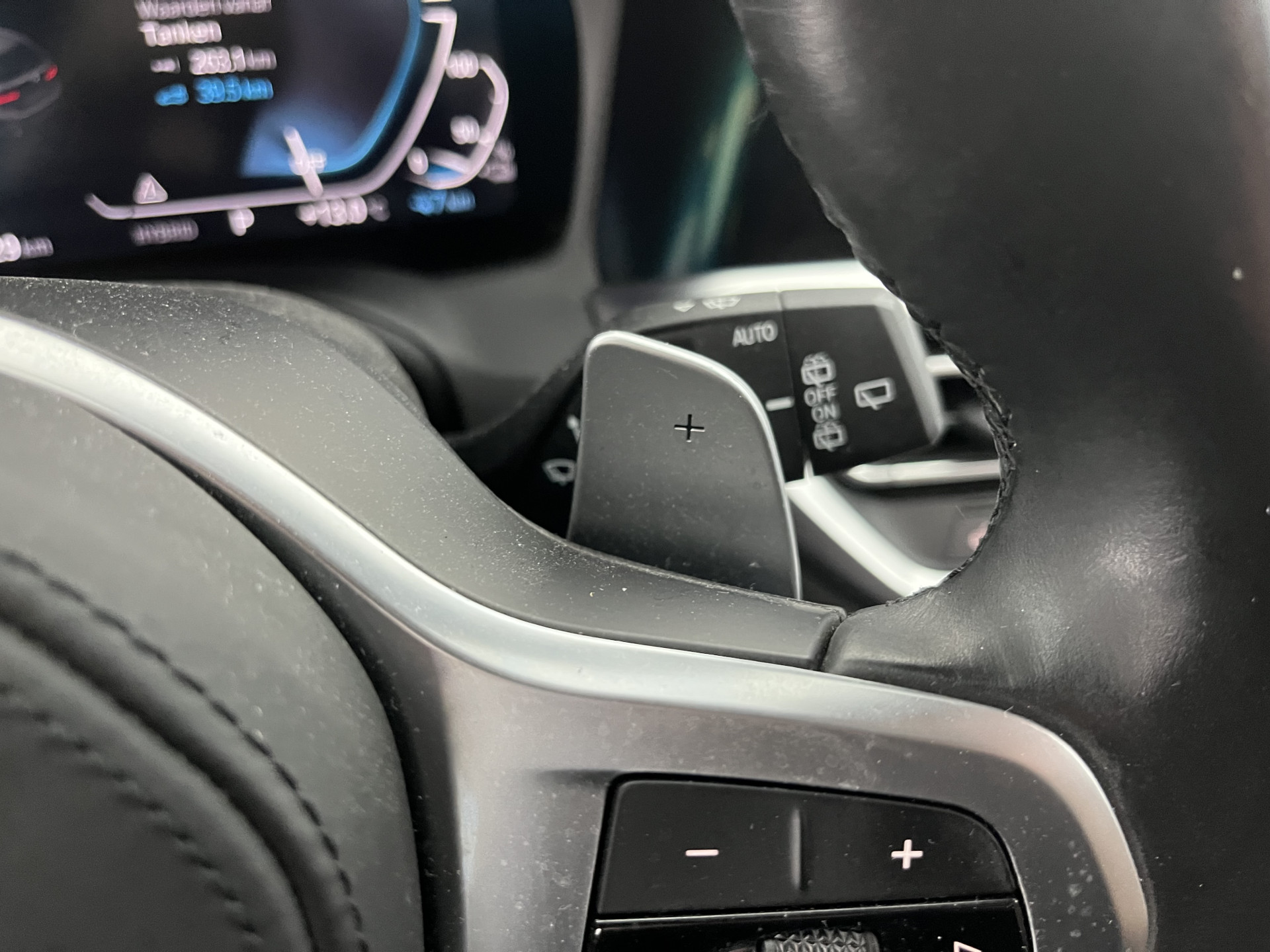 BMW 3-serie Touring 330e eDrive  M-Sportpack Edition (Plug-In) (INCL-BTW) *PANO | LEATHER | HEAD-UP | ADAPTIVE-CRUISE | FULL-LED | KEYLESS | DIGI-COCKPIT | HEATED-SPORTSEATS | CAMERA | HIFI-SOUND | PRIVACYGLASS | DAB+ | SHIFTPADDLES | NAVI-FULLMAP | 19"A