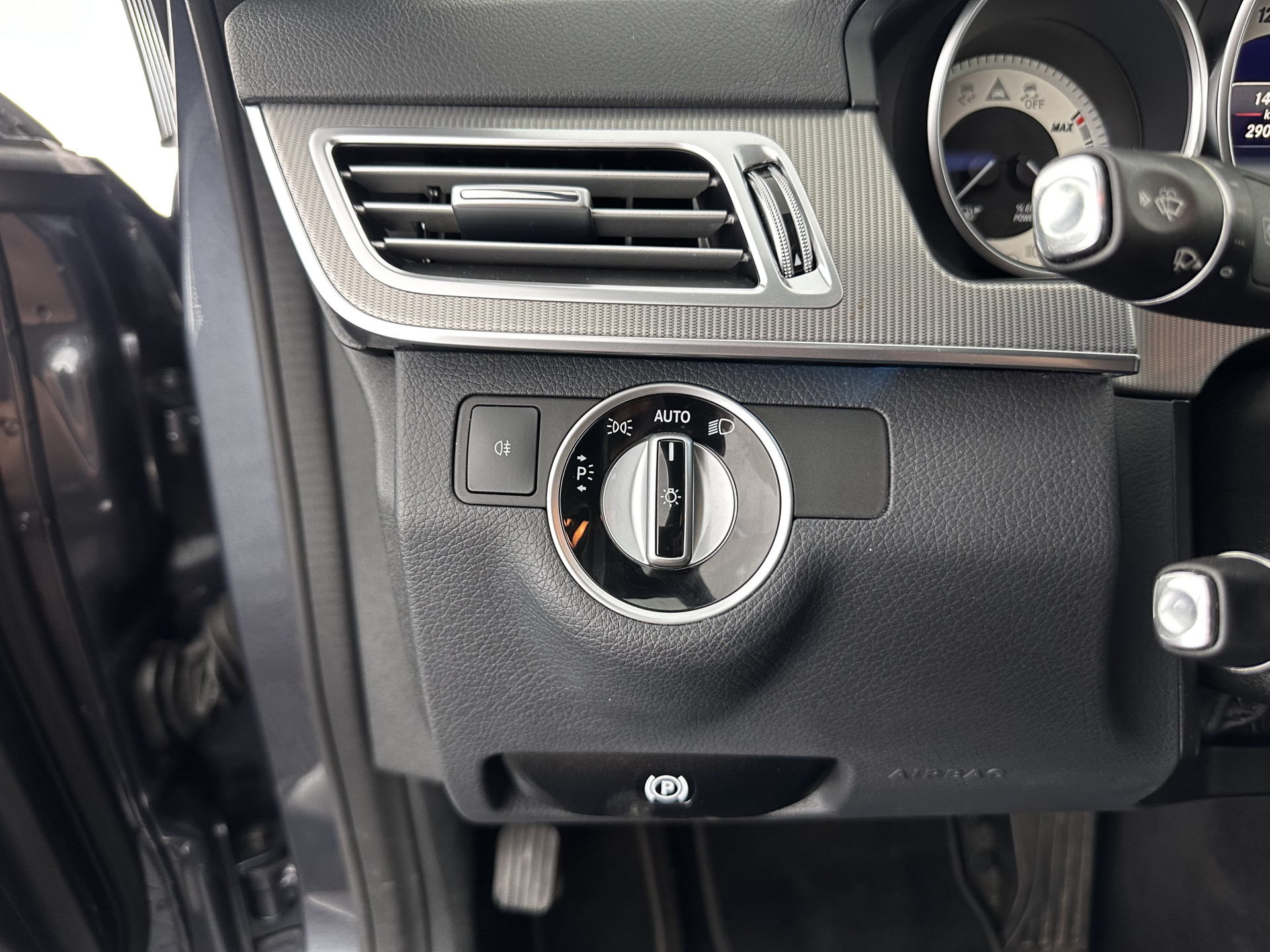 Mercedes-Benz E-klasse 300 BlueTEC HYBRID Avantgarde Aut. *NAVI-FULLMAP | LEATHER -MICROFIBRE | ECC | PDC | CRUISE | COMFORT-SEATS | 17"ALU*