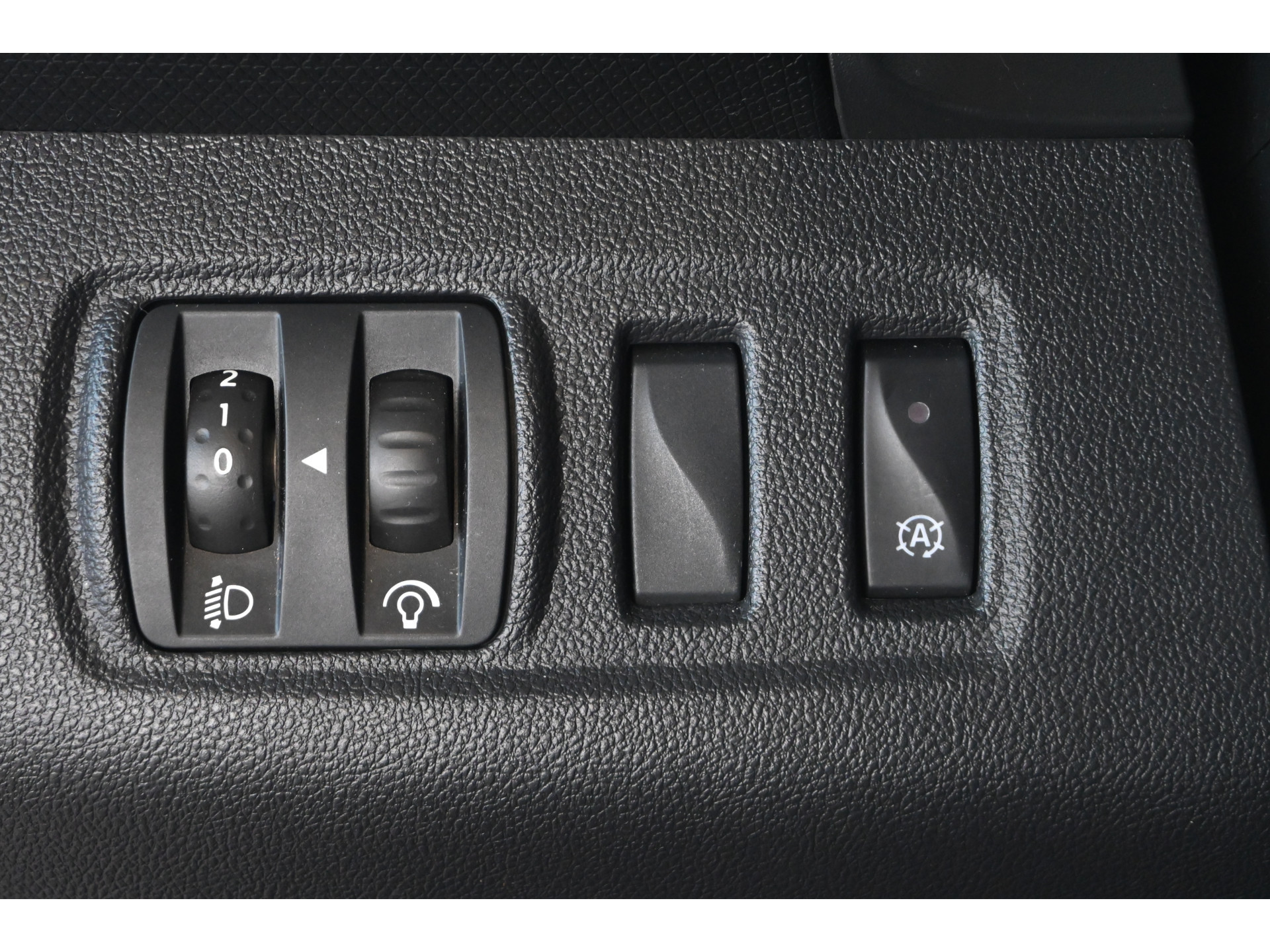 Renault Clio 1.5 dCi Limited Airco LED Navigatie Goed Onderhouden! Rijklaarprijs! Inruil Mogelijk!