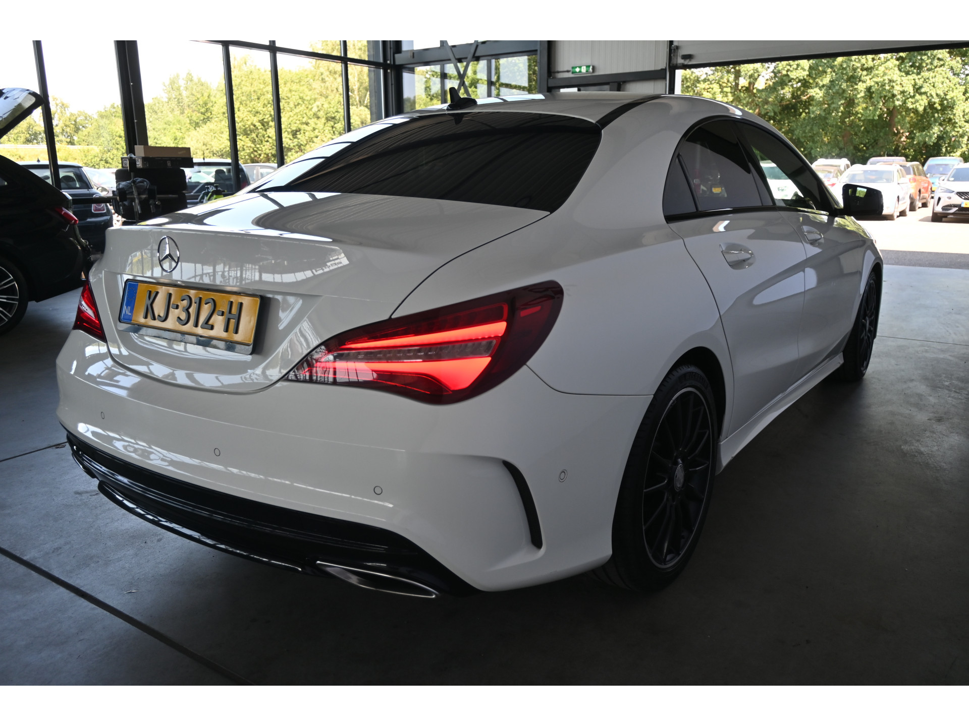 Mercedes-Benz CLA-klasse 180 AMG Night Edition Plus Clima Cruise Xenon LED Navigatie Inruil mogelijk