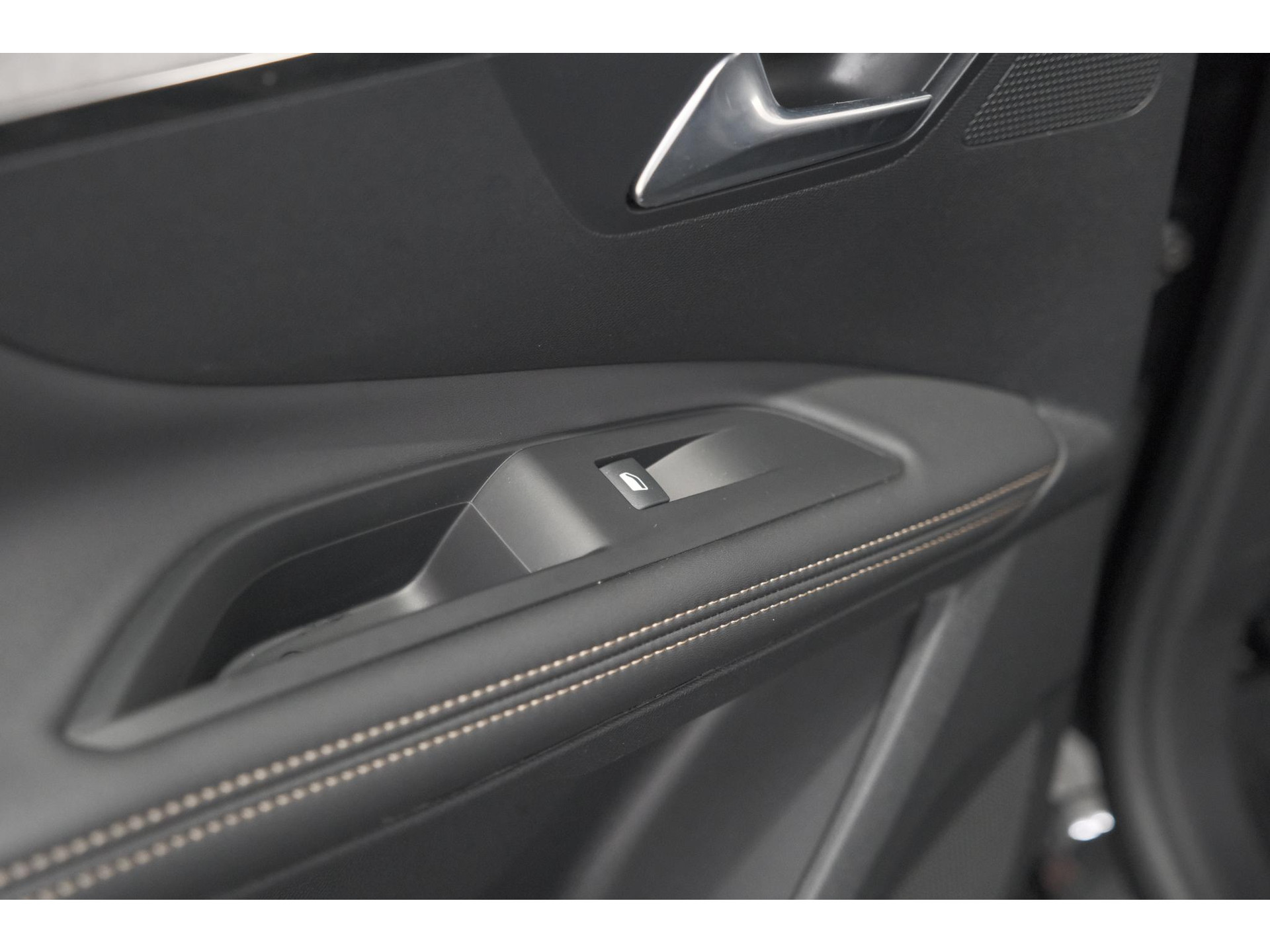 Peugeot 3008 136 Hybrid e-DCS6 GT | 360 Camera | Adaptieve Cruise Control | Elektrische Kofferklep | Stoelverwarming