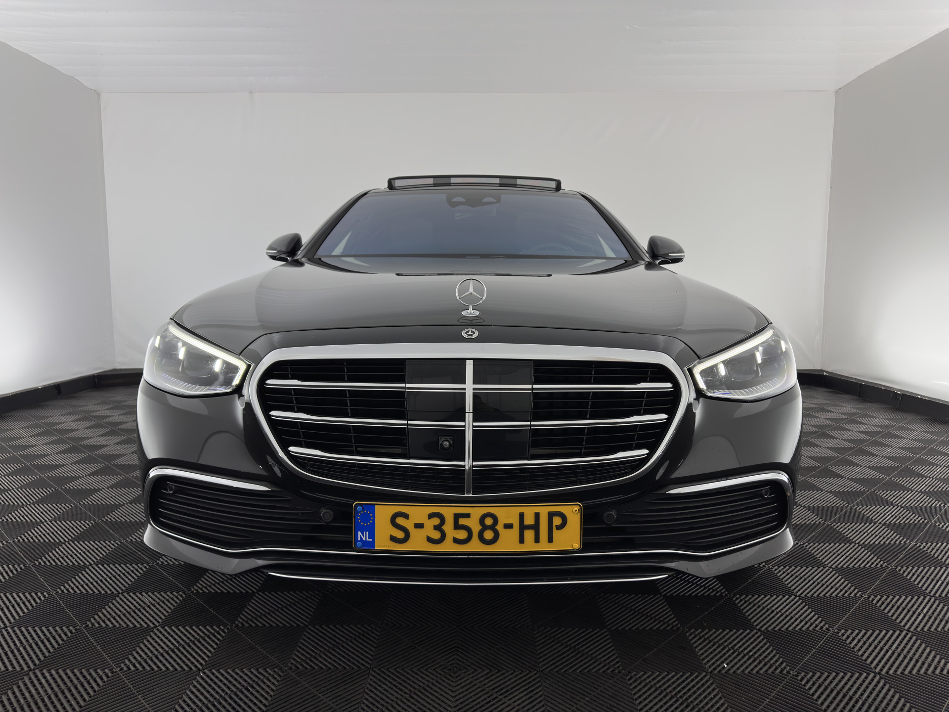Mercedes-Benz S-klasse 580 e 4MATIC Lang [ Plug-In ] (INCL-BTW) Aut. *PANO | NAVI-FULLMAP | DISTRONIC | BURMESTER-AUDIO | TOP-VIEW | KEYLESS | FULL-LED | DIGITAL-COCKPIT | AMBIENT-LIGHT | HEATED/VENTILATED-SEATS |...*