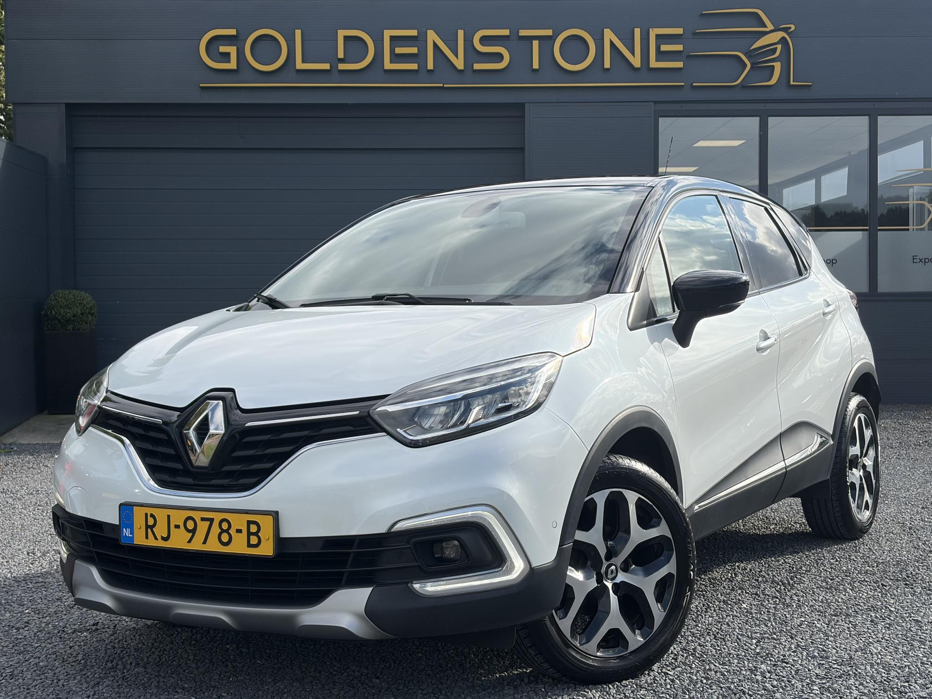 Renault Captur 0.9 TCe Intens ✓1e Eigenaar✓Camera ✓Keyless✓Airco✓Cruise✓Dealer Onderhouden✓LED koplampen✓Dodehoeksensor✓17'' Lm velgen✓Pdc V+A✓N.A.P✓Bj 12-2017✓Apk tot 01-2027