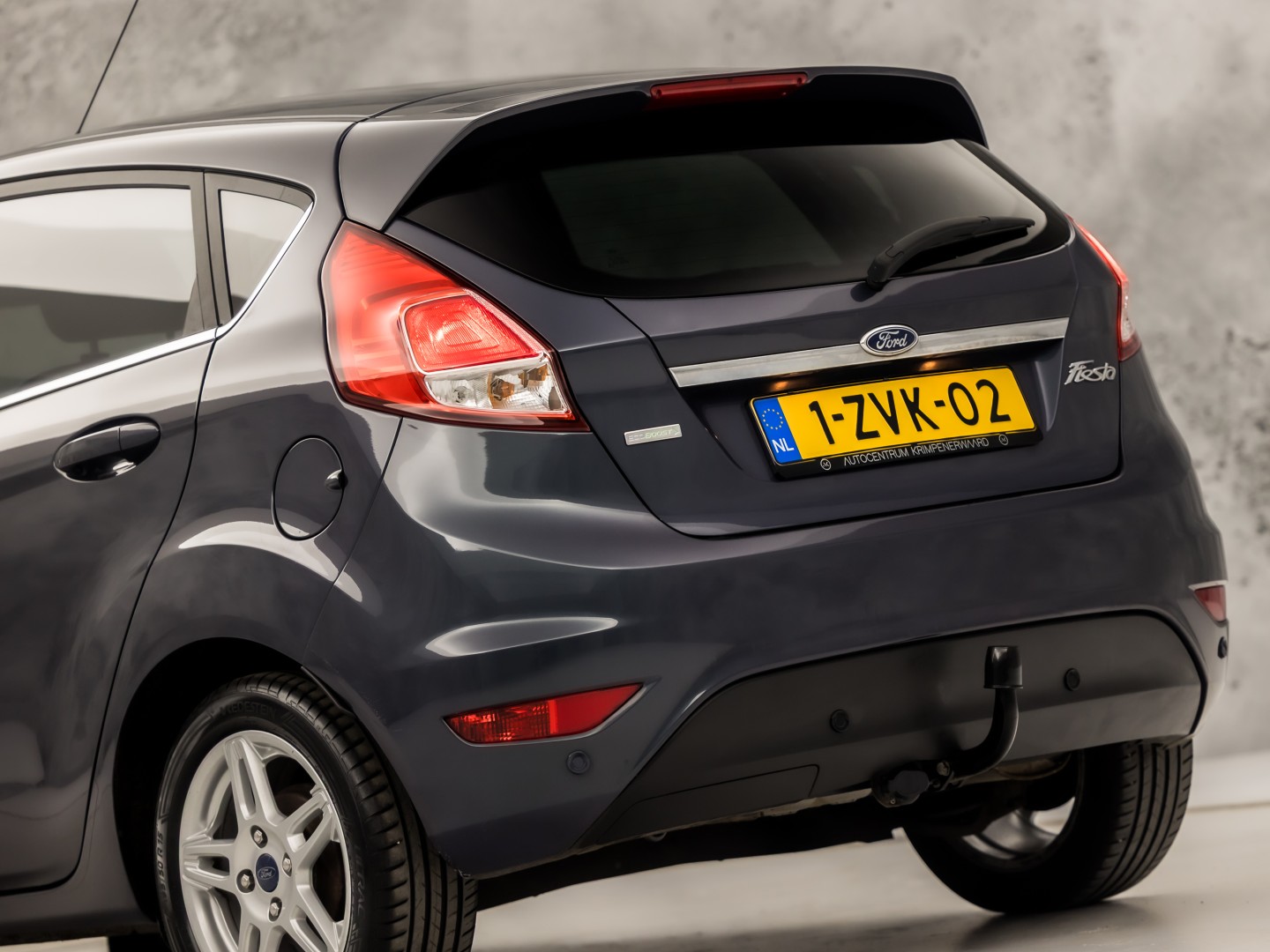 Ford Fiesta 1.0 EcoBoost Titanium Sport 101Pk (NAVIGATIE, 1e EIGENAAR, CLIMATE, STOELVERWARMING, SPORTSTOELEN, GETINT GLAS, CRUISE, PARKEERSENSOREN, TREKHAAK, LM VELGEN, NIEUWSTAAT)
