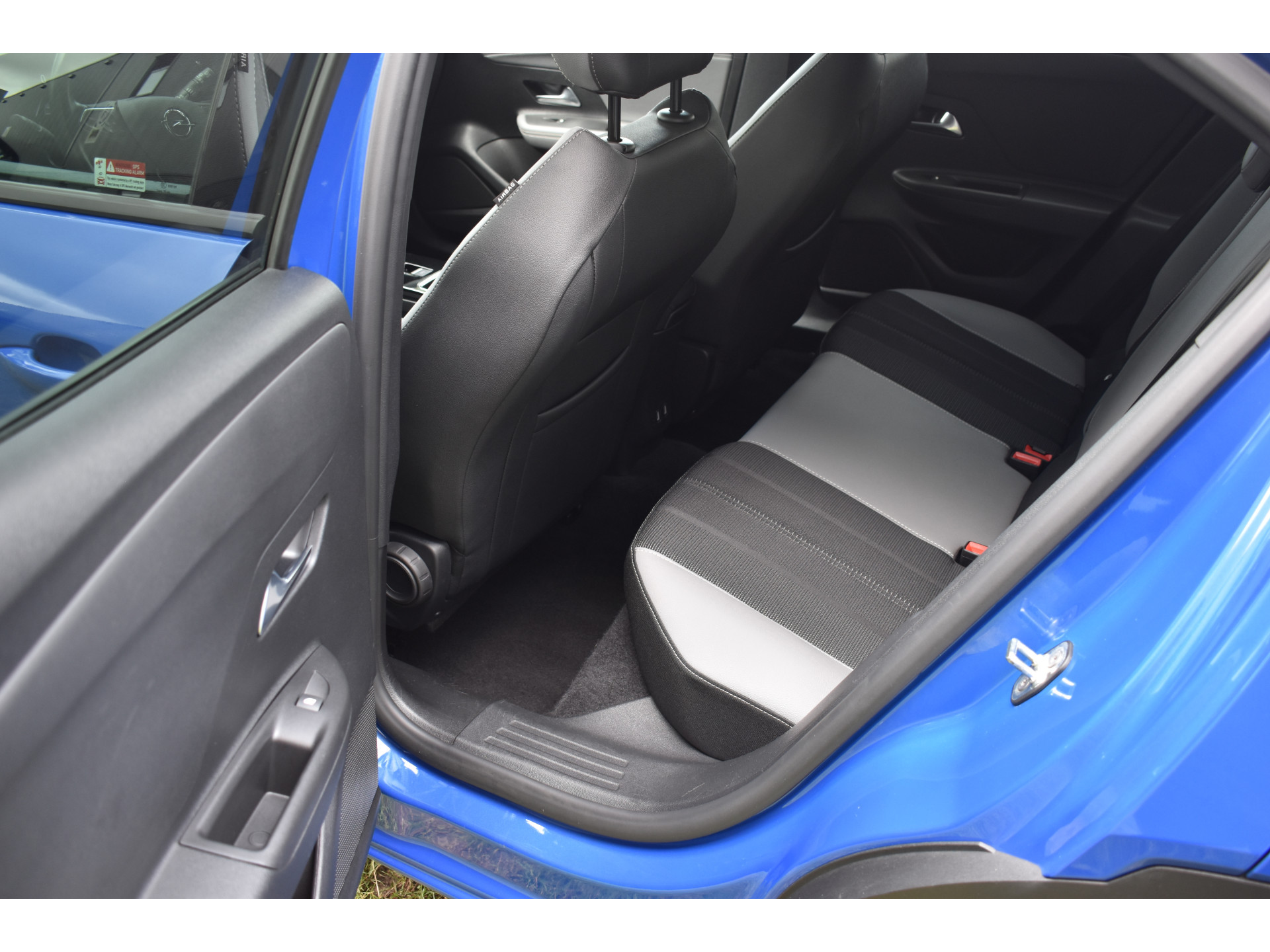 Opel Mokka 1.2 Turbo Elegance Automaat Navi/Carplay Stoelverwarming Juni 2023