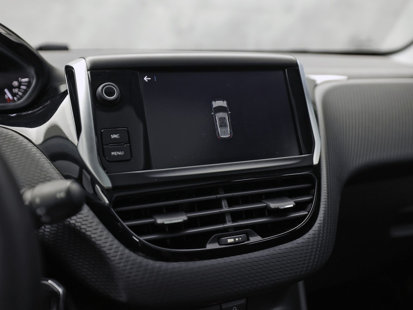 Peugeot 2008 1.2 PureTech Sport (PANORAMADAK, APPLE CARPLAY, NAVIGATIE, LM VELGEN, SPORTSTOELEN, PARKEERSENSOREN, CRUISE, NIEUWSTAAT)