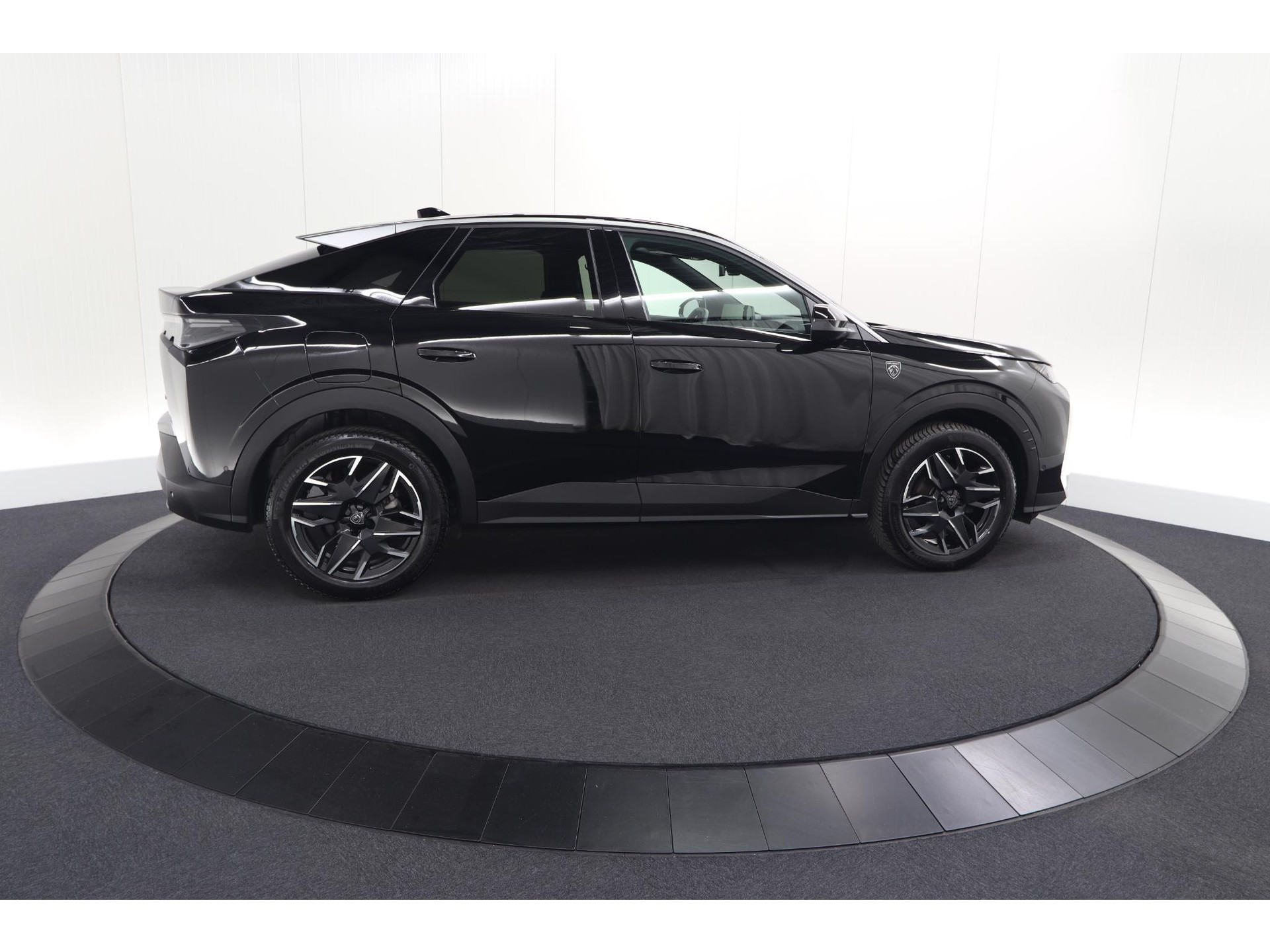 Peugeot 3008 1.2 Hybrid 145 GT | 360 Vision Pack | Adaptieve Cruise Control | Stoelen Pakket Inclusief Verwarmde Achterbank