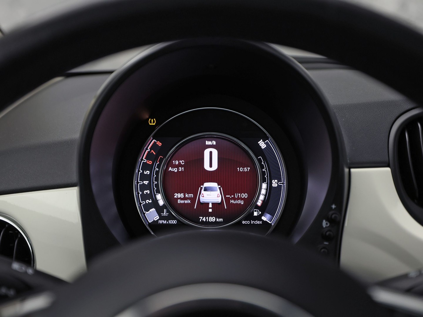 Fiat 500 0.9 TwinAir Turbo Lounge (PANORAMADAK, VIRTUAL COCKPIT, NAVIGATIE, CLIMATE, PARKEERSENSOREN, SPORTSTOELEN, CRUISE, LM VELGEN, NIEUWE APK, NIEUWSTAAT)