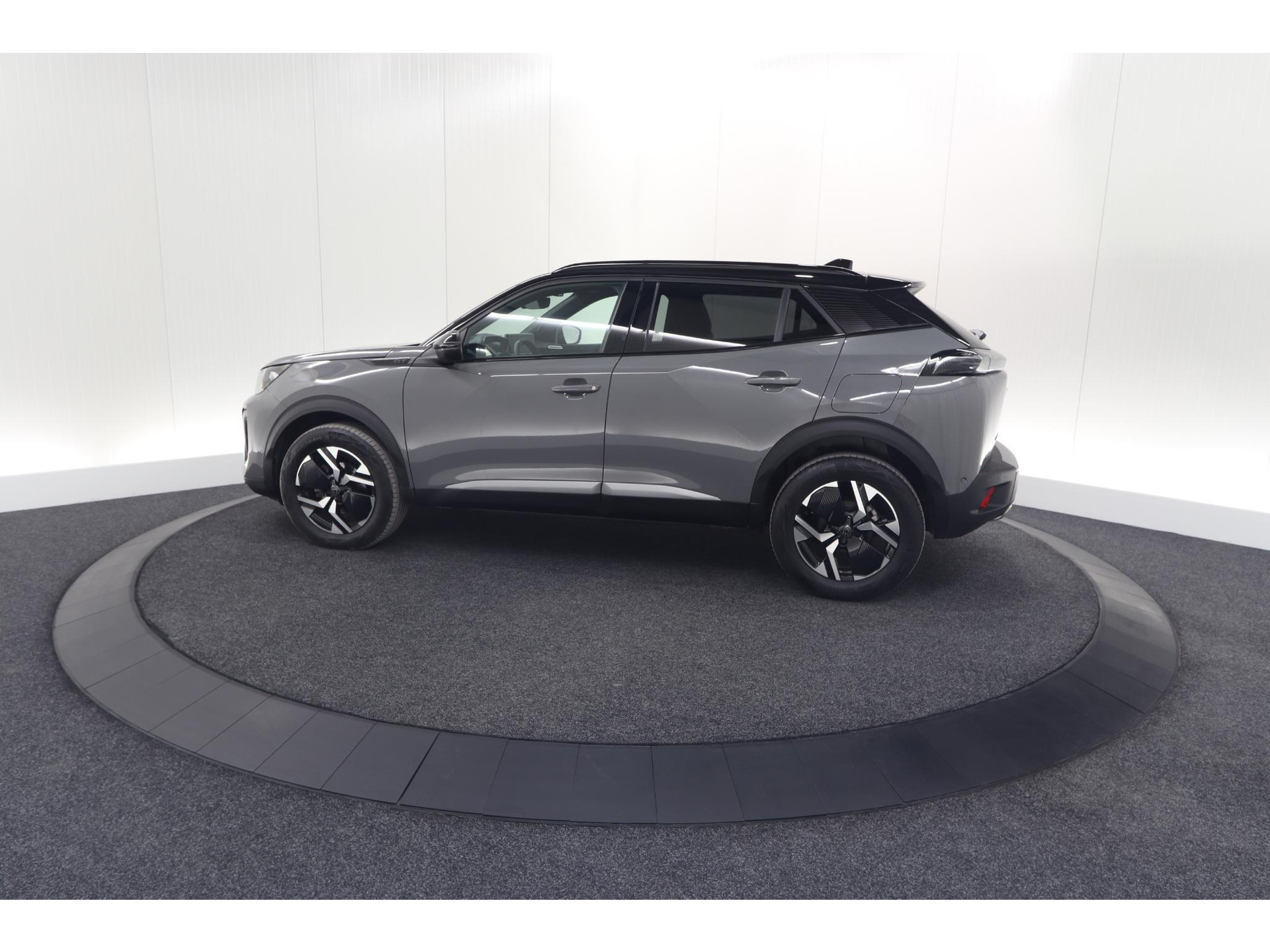 Peugeot 2008 PureTech 130 EAT8 GT | 360 Camera | Adaptieve Cruise Control | Stoelmaasage | Apple Carplay