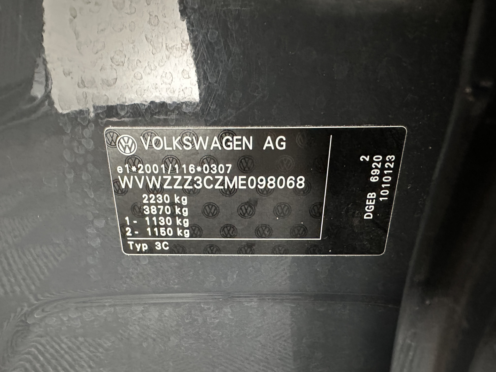 Volkswagen Passat 1.4 TSI PHEV GTE Business (INCL-BTW) Aut. *FULL-LED | DIGI-COCKPIT | ADAPTIVE-CRUISE | NAVI-FULLMAP | KEYLESS | DAB+ | COMFORT-SEATS | SHIFTPADDLES | PRIVACY-GLASS | PDC | CAMERA | CARPLAY | 17''ALU*