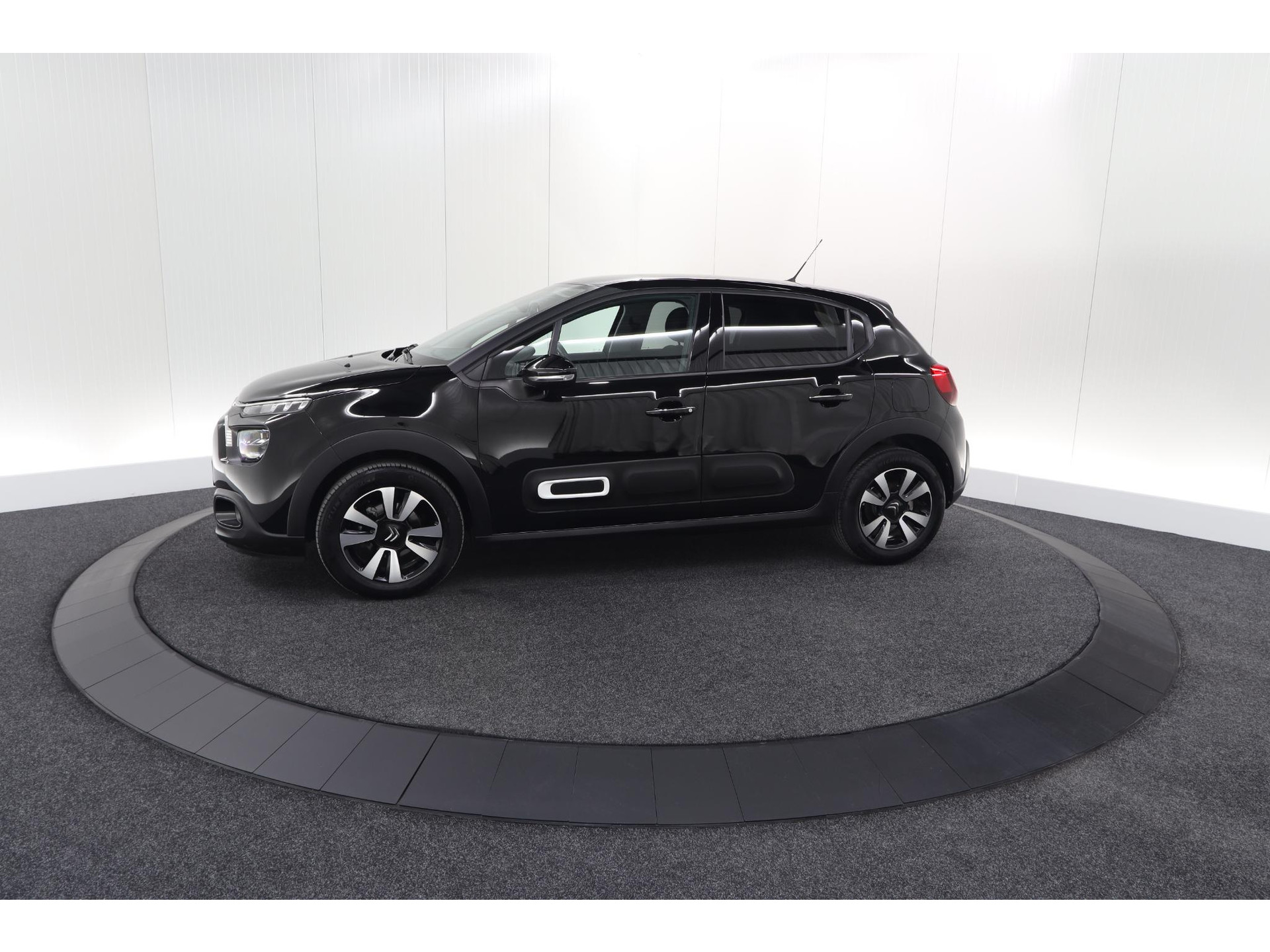 Citroen C3 PureTech 110 EAT6 Max | Apple Carplay | Parkeersensoren | Climate Control | 16 Inch Lichtmetalen Velgen