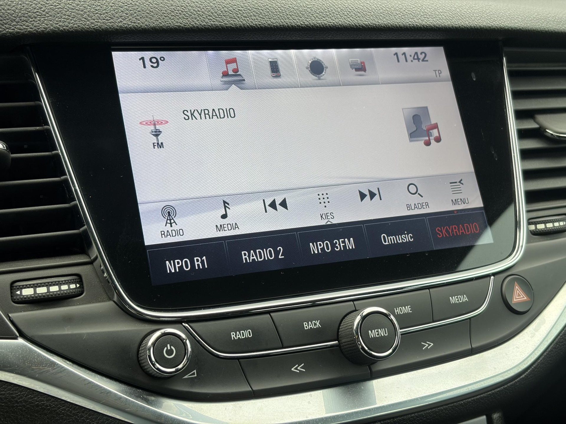 Opel Astra Sports Tourer 1.4 Business+ ✓1e Eigenaar✓Trekhaak✓150pk✓Carplay✓Navi✓Airco✓Cruise✓Pdc V+A✓6 Bak✓Lm velgen✓N.A.P,Apk tot 10-2027
