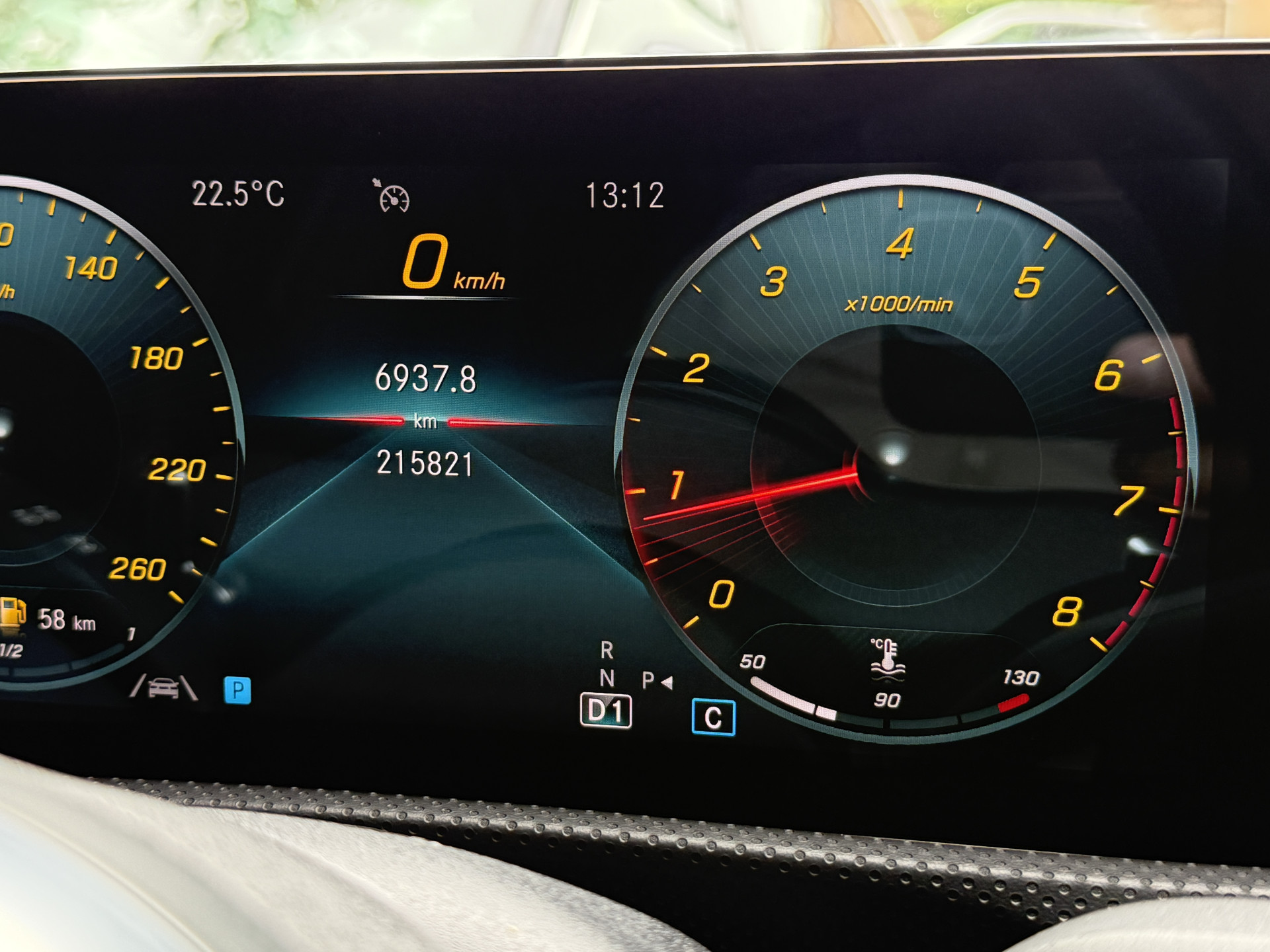 Mercedes-Benz CLA-klasse Shooting Brake 200 Business Solution AMG | Pano | Sfeerverl. | Burmester | Keyless