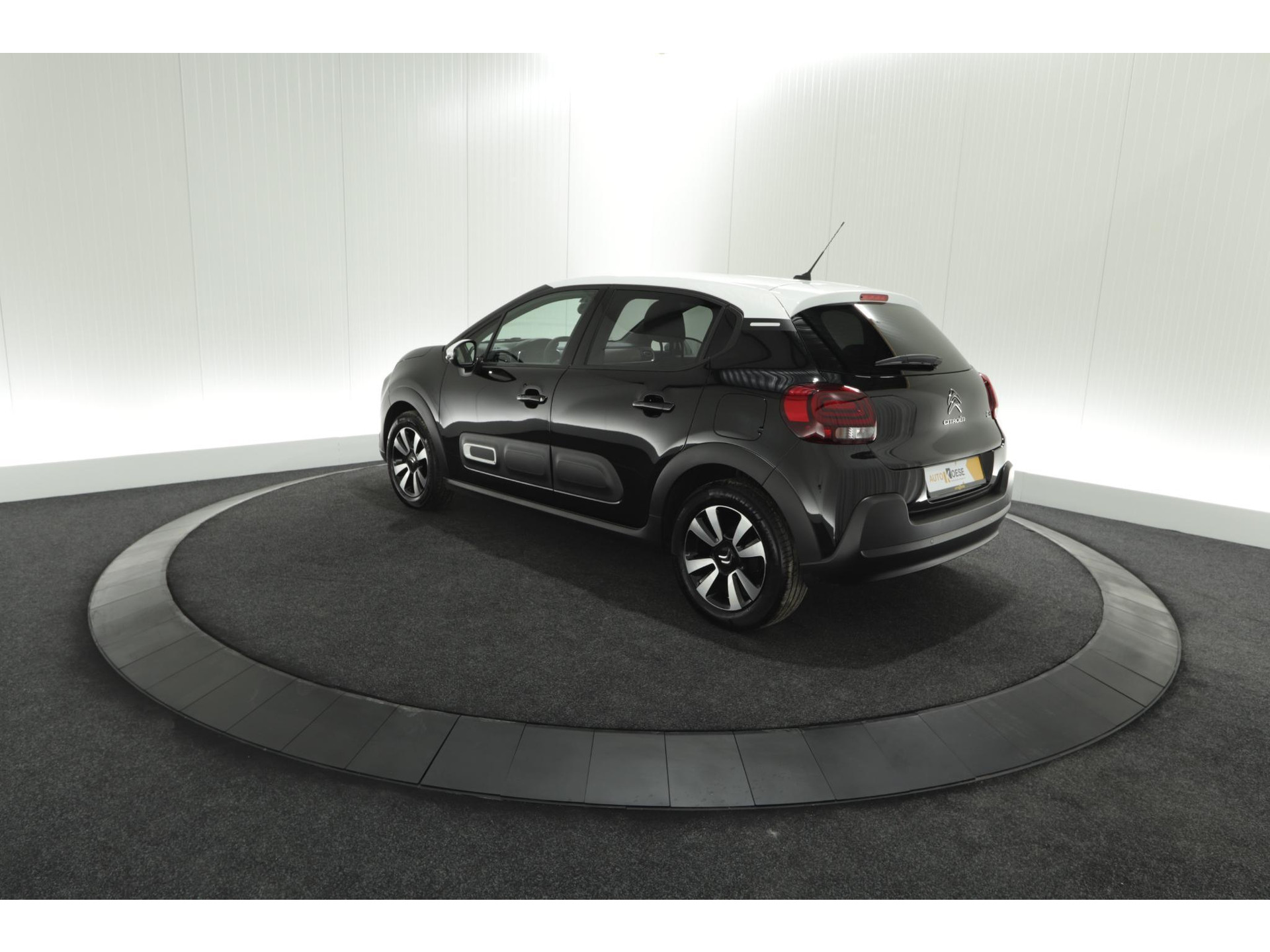 Citroen C3 PureTech 82 Feel Edition | Apple Carplay | Parkeersensoren | Navigatie | Climate Control | 16 Inch Velgen