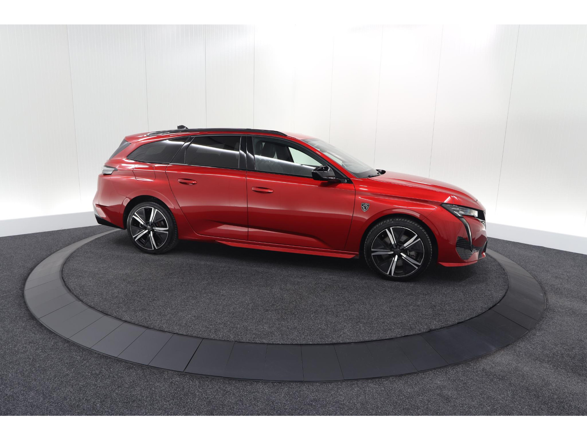 Peugeot 308 SW 1.6 Plug-in Hybrid 225 GT | FOCAL Audio | 360 Camera | Adaptieve Cruise Control | Apple Carplay | Voorruitverwarming