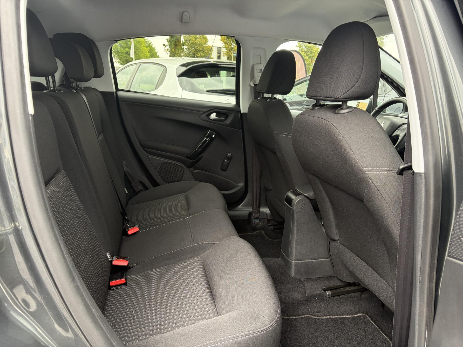 Peugeot 208 1.2 PureTech Style Pack 1e Eigenaar l Navi l Clima l Cruise l 5 Deurs l Lm velgen l Pdc l N.A.P l Apk tot 04-2027