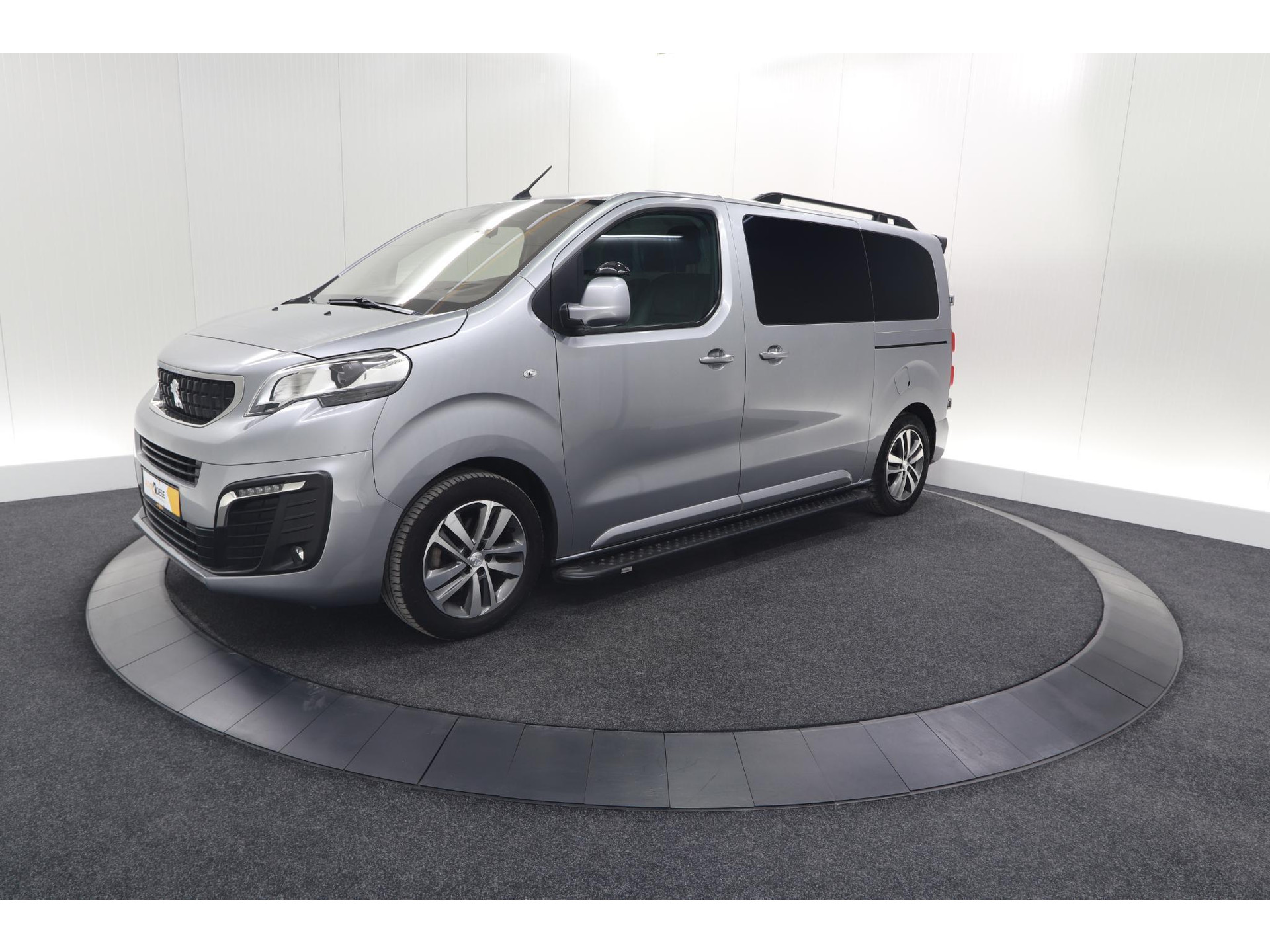 Peugeot Expert 2.0 BlueHDI 180 Automaat Standard Premium | Standkachel | Trekhaak | Head-Up Display | Camera | Apple Carplay | Laadruimte Betimmering